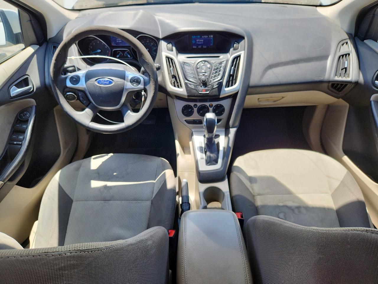 2014 Ford Focus Se Белый vin: 1FADP3K26EL111693