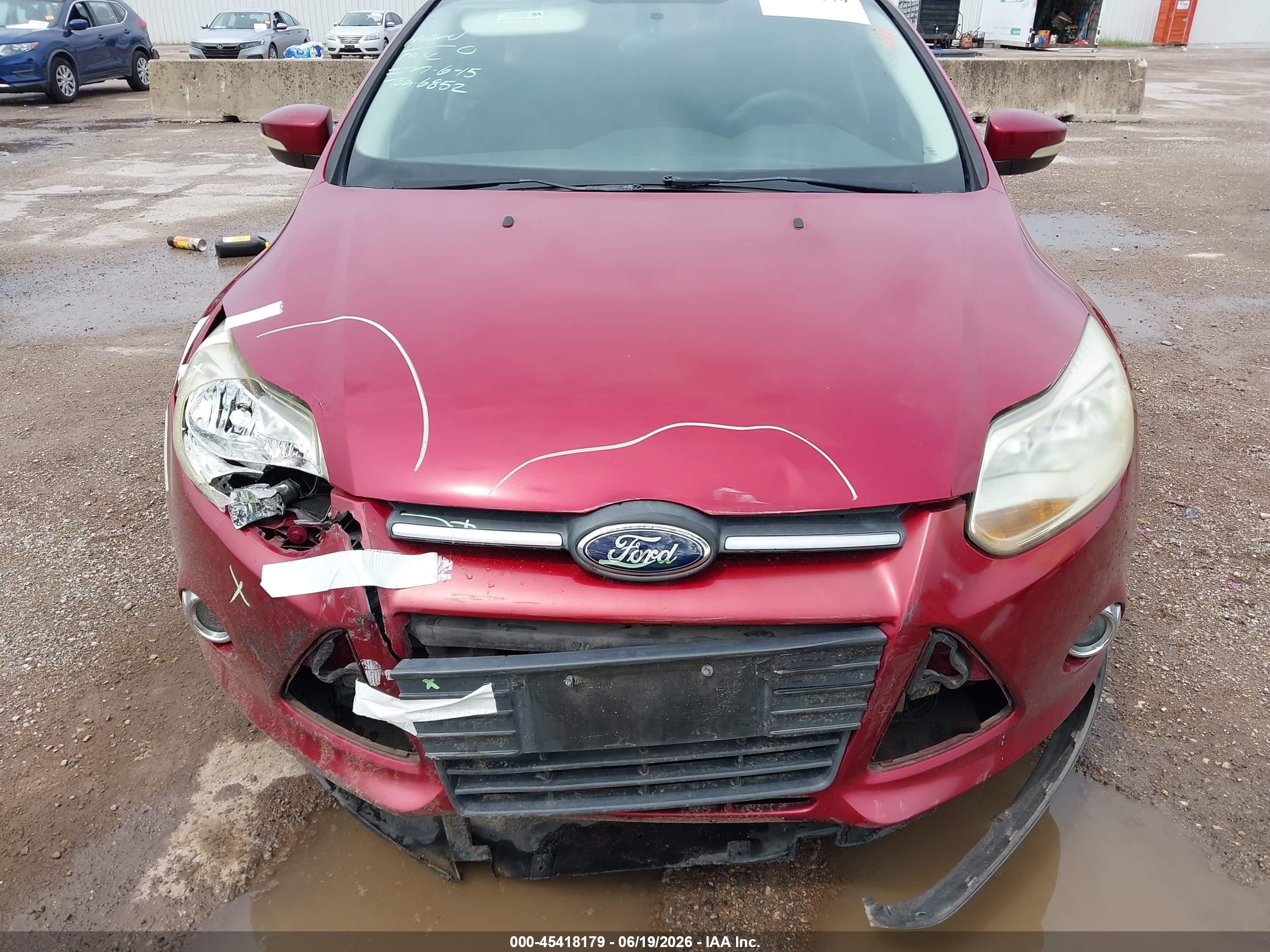 2014 Ford Focus Se Red vin: 1FADP3K26EL148890