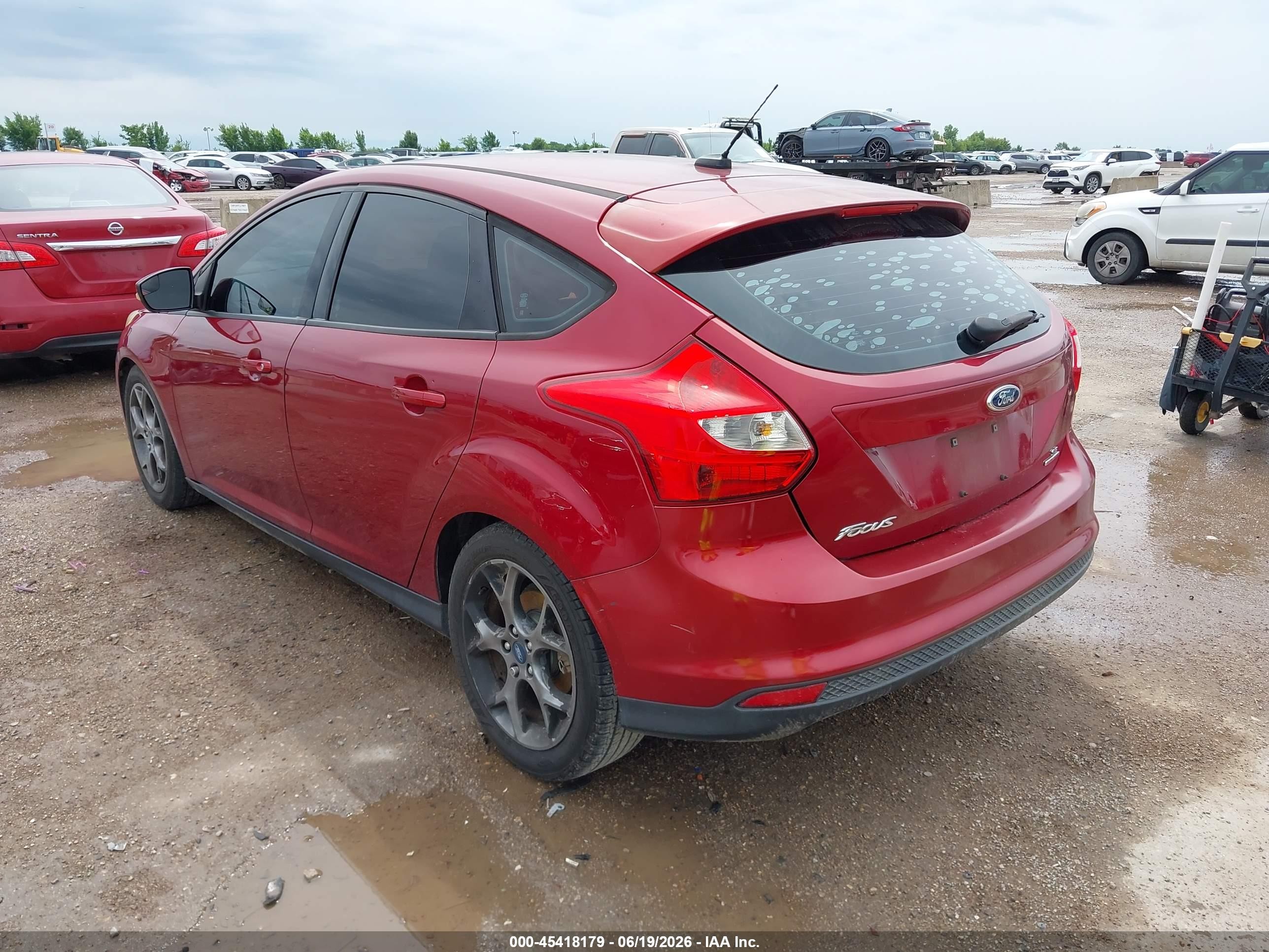 2014 Ford Focus Se Red vin: 1FADP3K26EL148890