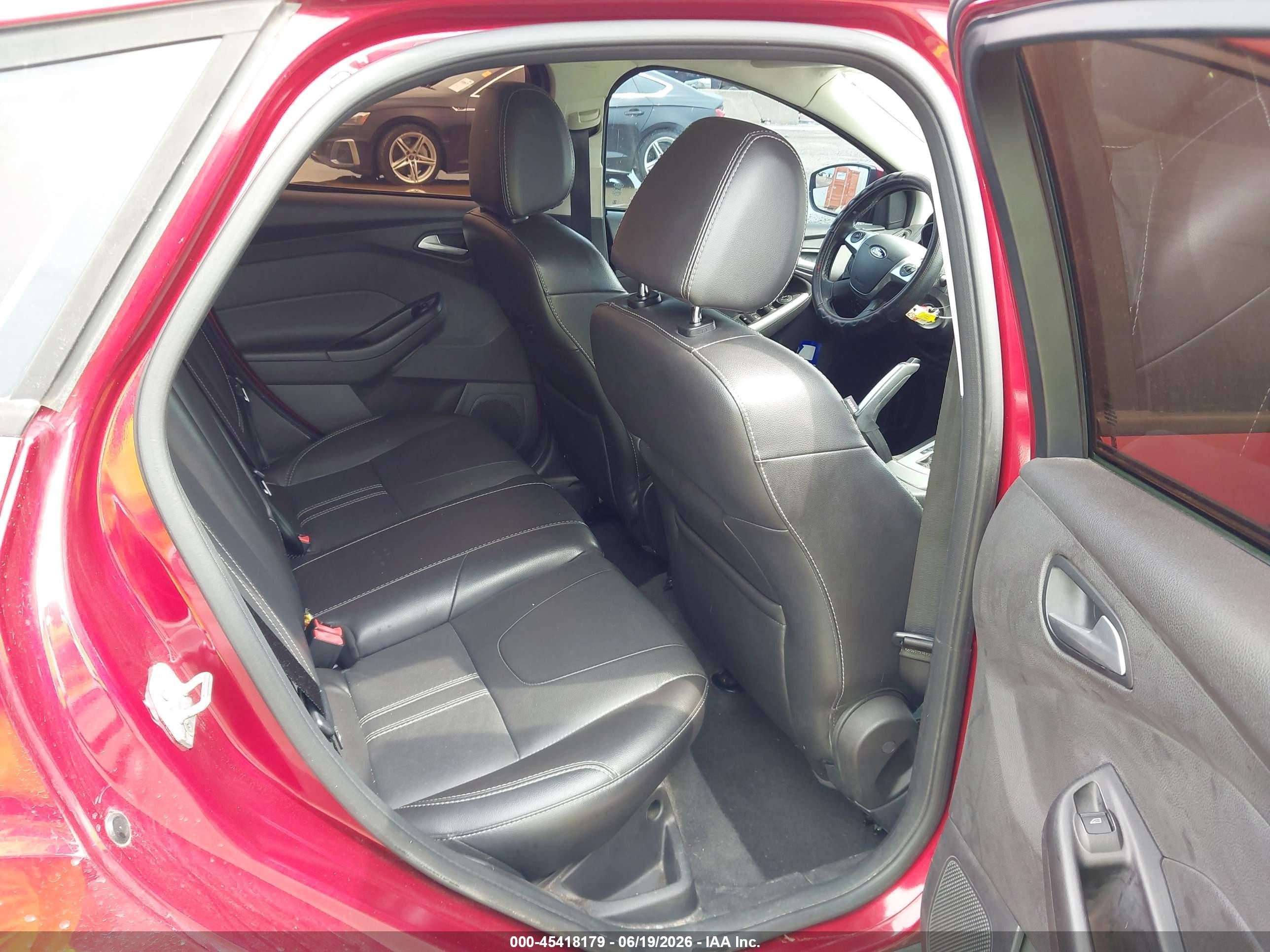 2014 Ford Focus Se Red vin: 1FADP3K26EL148890