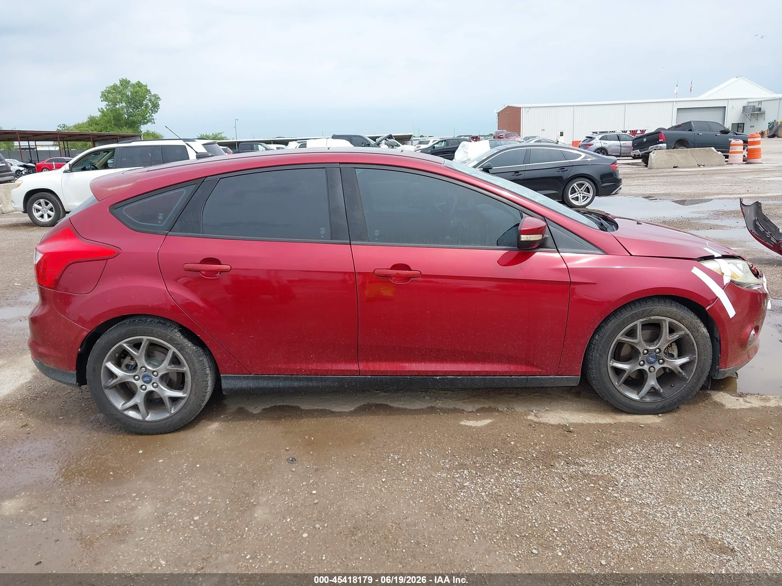 2014 Ford Focus Se Red vin: 1FADP3K26EL148890