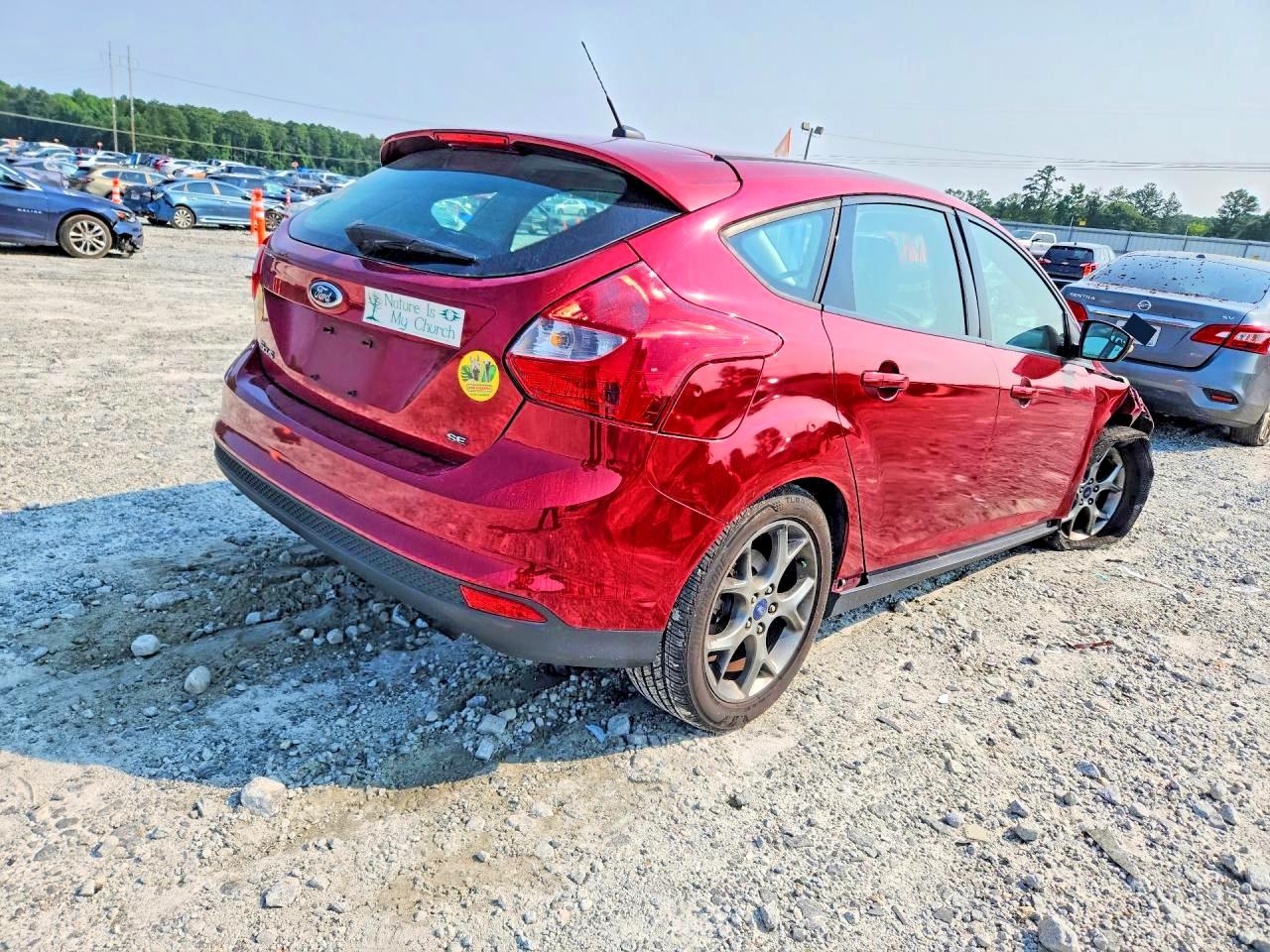 2014 Ford Focus Se Red vin: 1FADP3K26EL176852