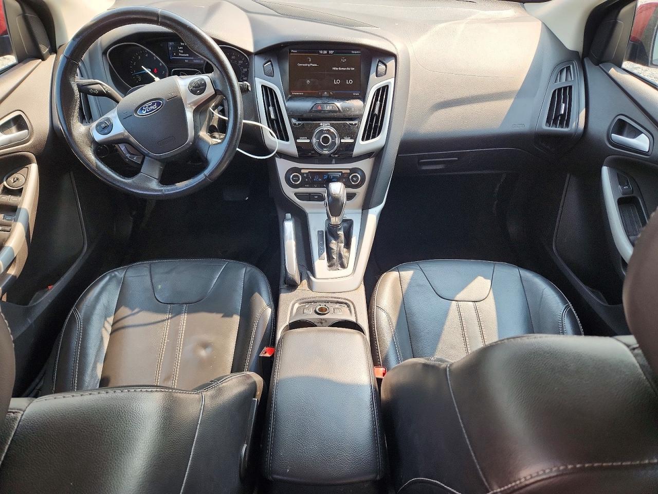 2014 Ford Focus Se Red vin: 1FADP3K26EL176852