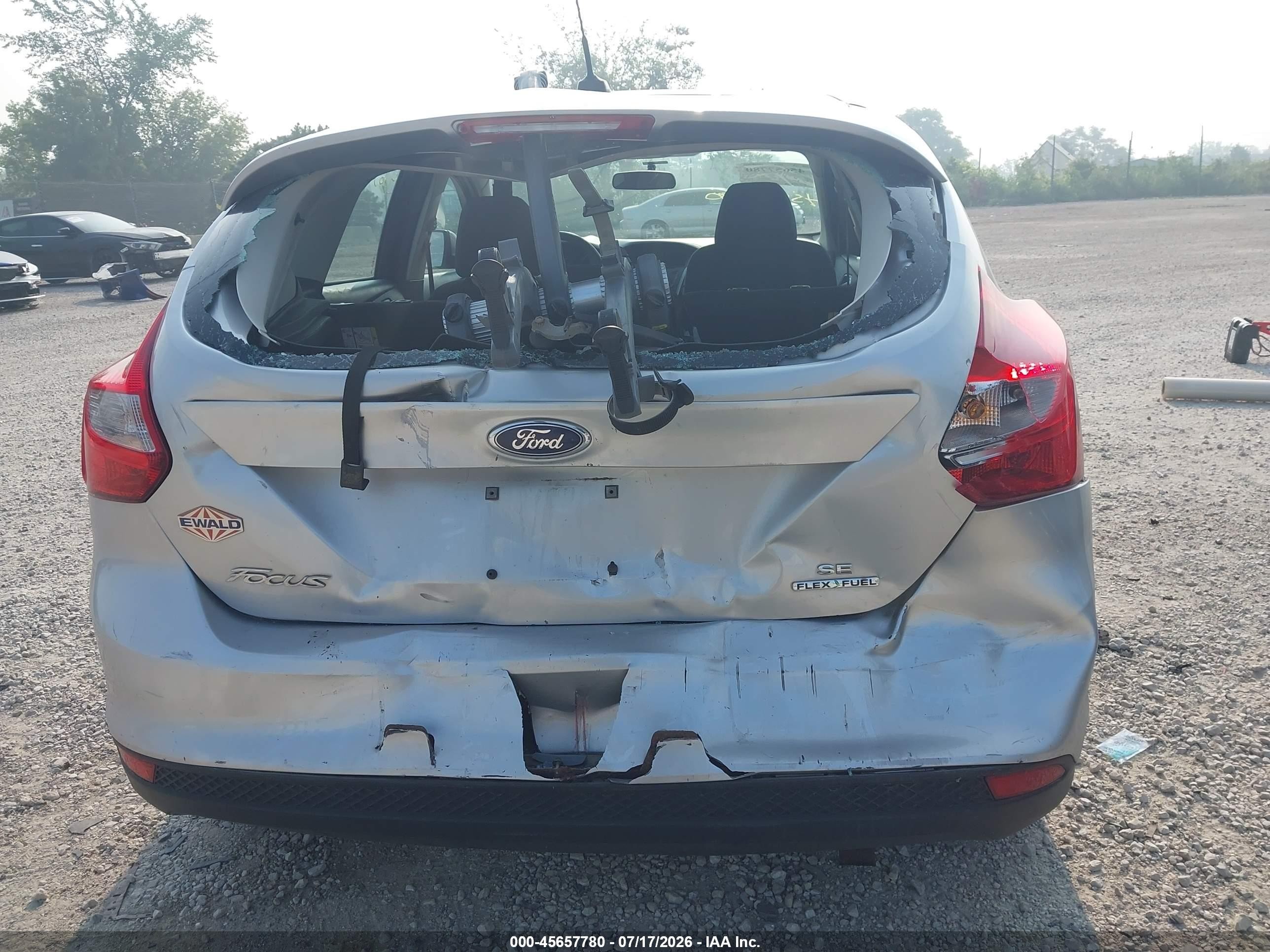 2014 Ford Focus Se Серебряный vin: 1FADP3K26EL181419