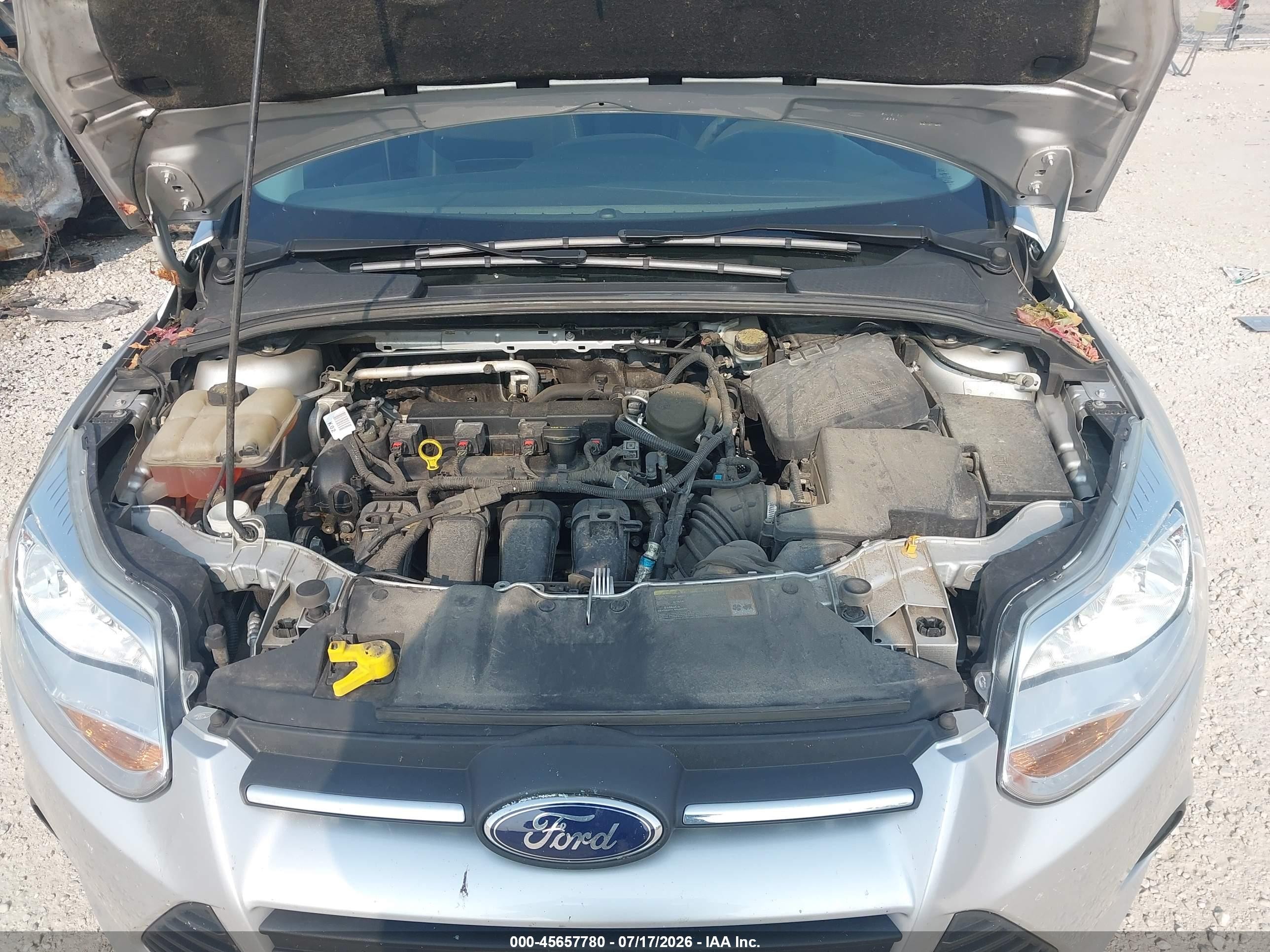 2014 Ford Focus Se Серебряный vin: 1FADP3K26EL181419