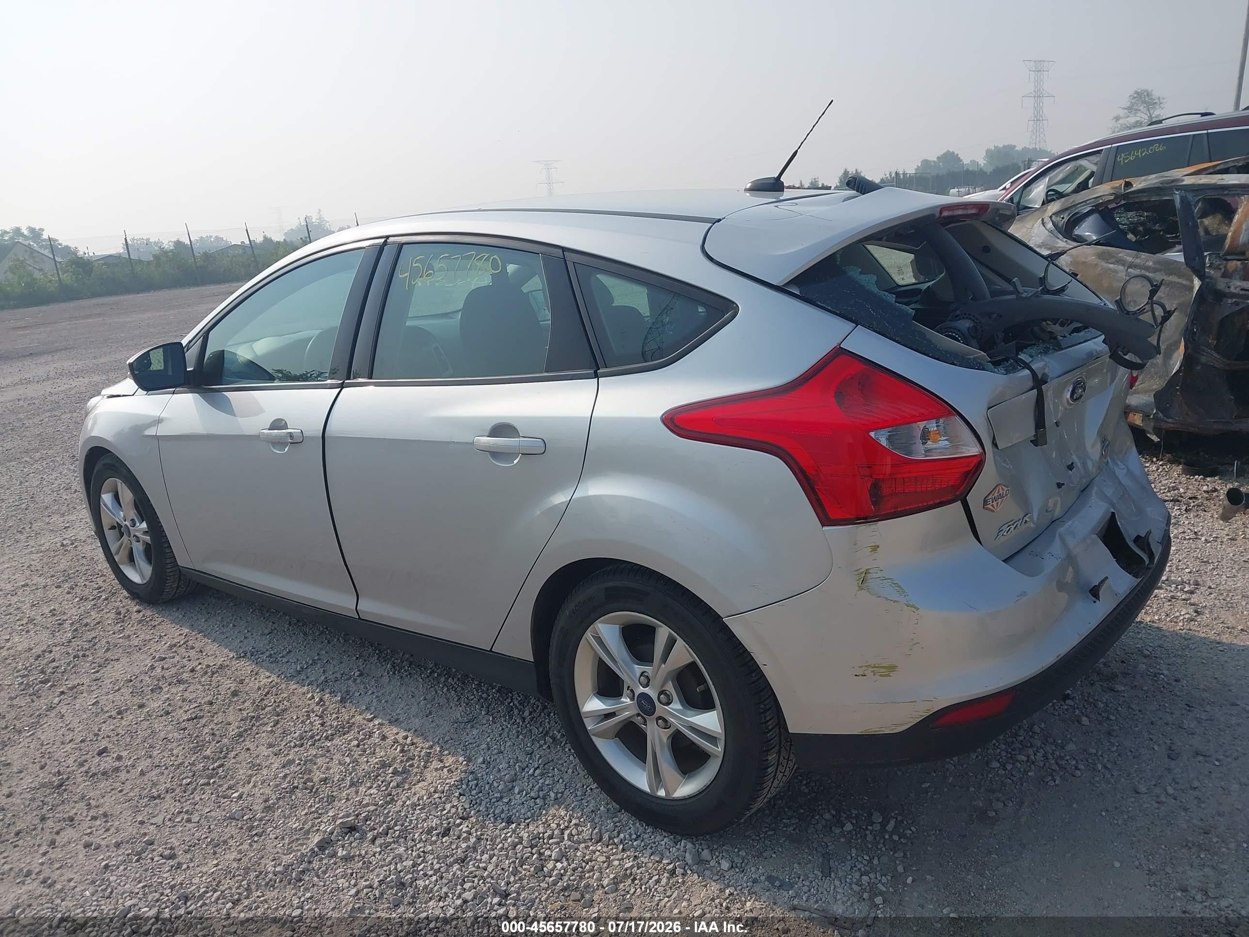 2014 Ford Focus Se Серебряный vin: 1FADP3K26EL181419