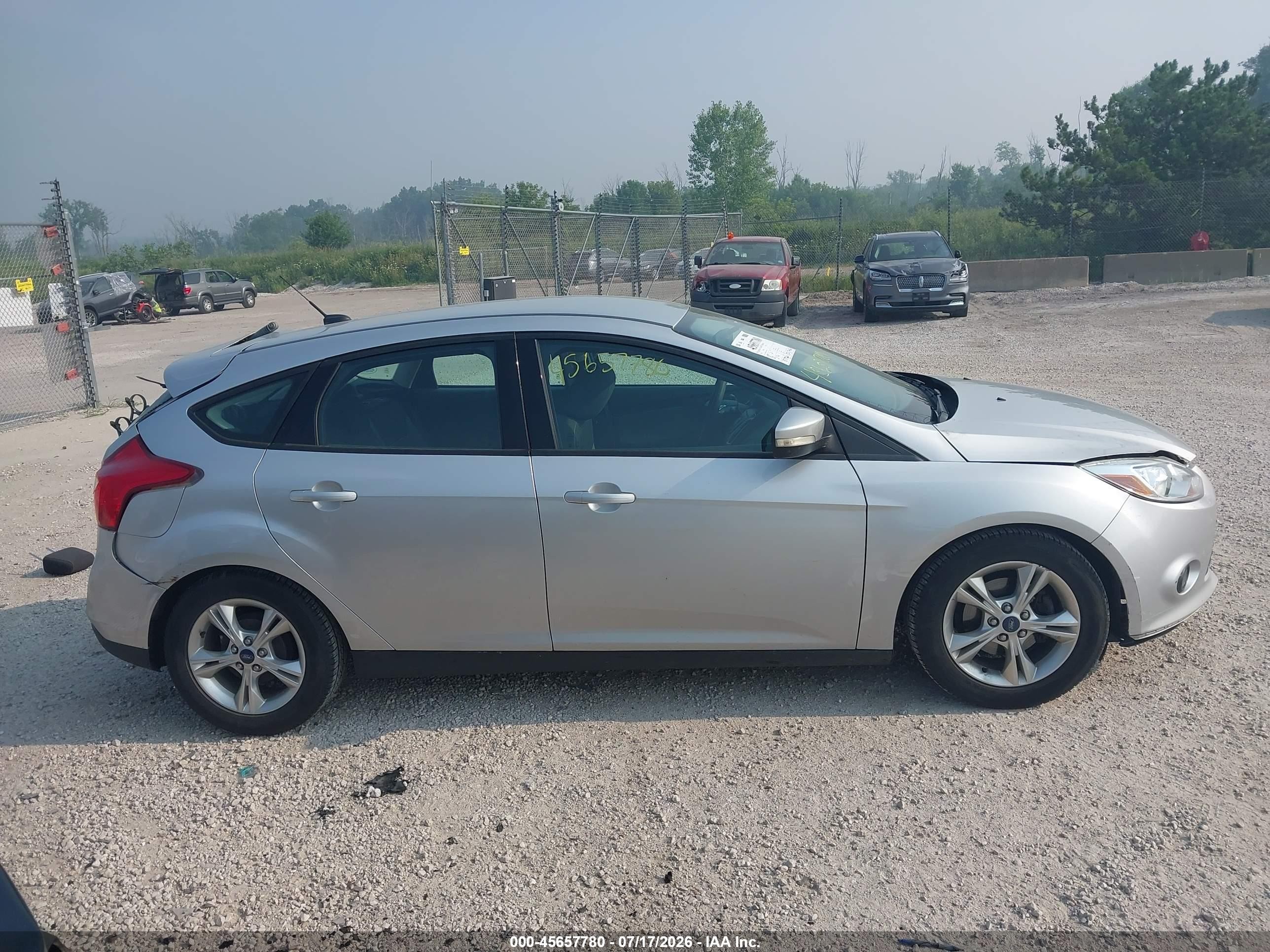 2014 Ford Focus Se Серебряный vin: 1FADP3K26EL181419