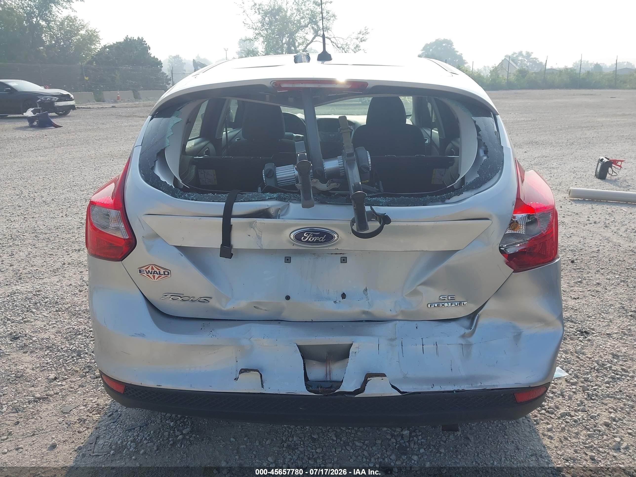 2014 Ford Focus Se Серебряный vin: 1FADP3K26EL181419