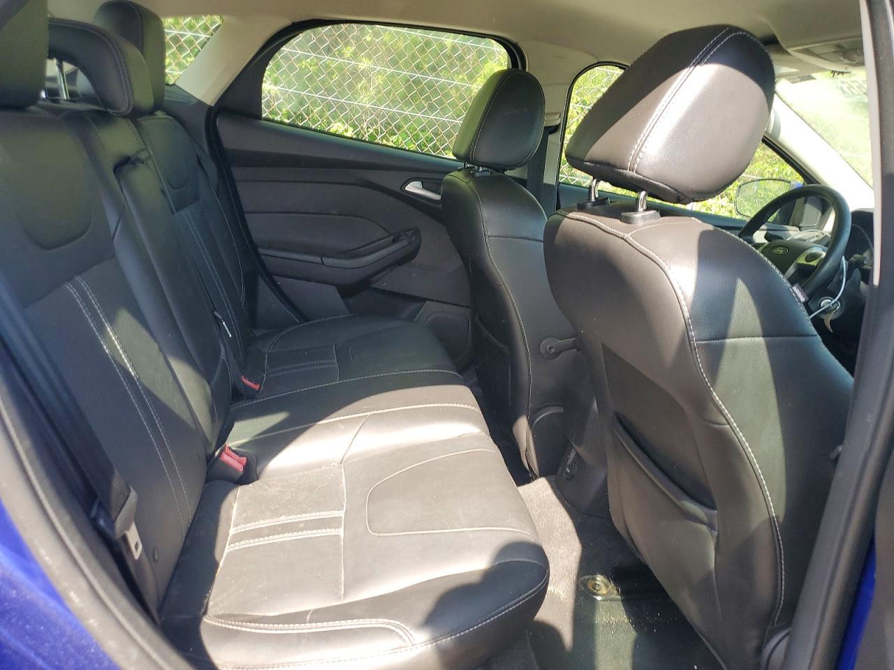 2014 Ford Focus Se Blue vin: 1FADP3K26EL181906