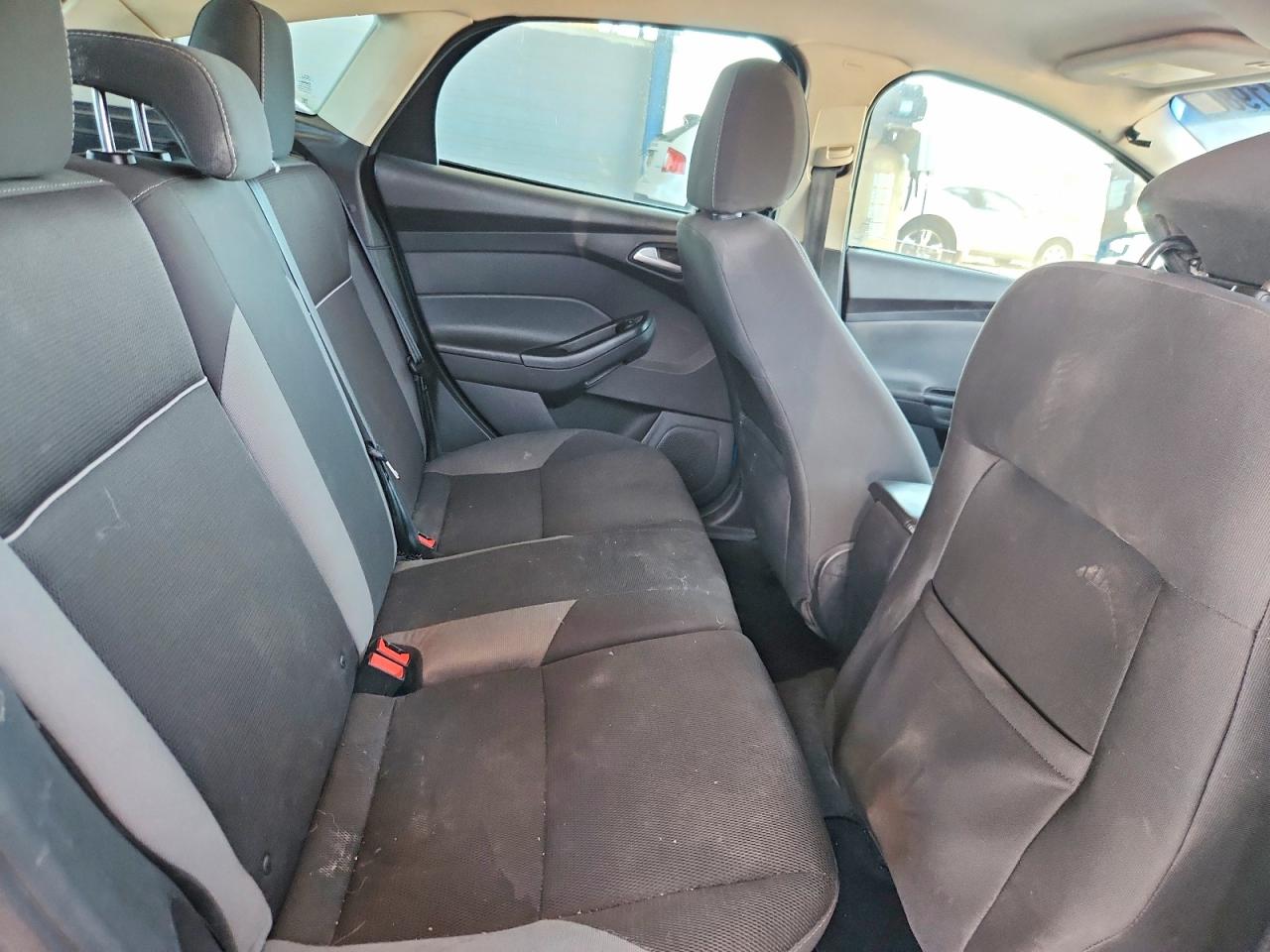 2014 Ford Focus Se Blue vin: 1FADP3K26EL185583