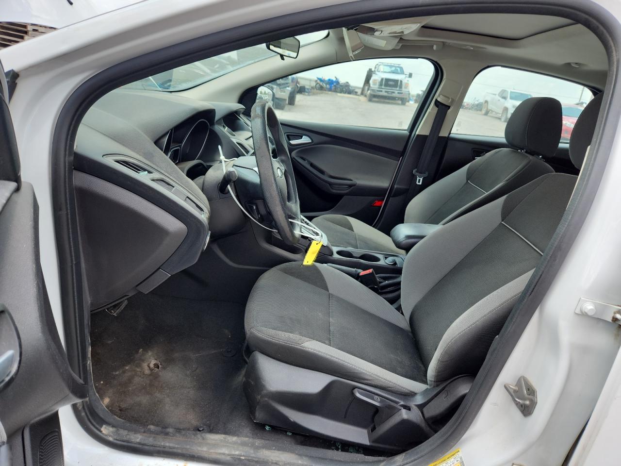 2014 Ford Focus Se Белый vin: 1FADP3K26EL238606