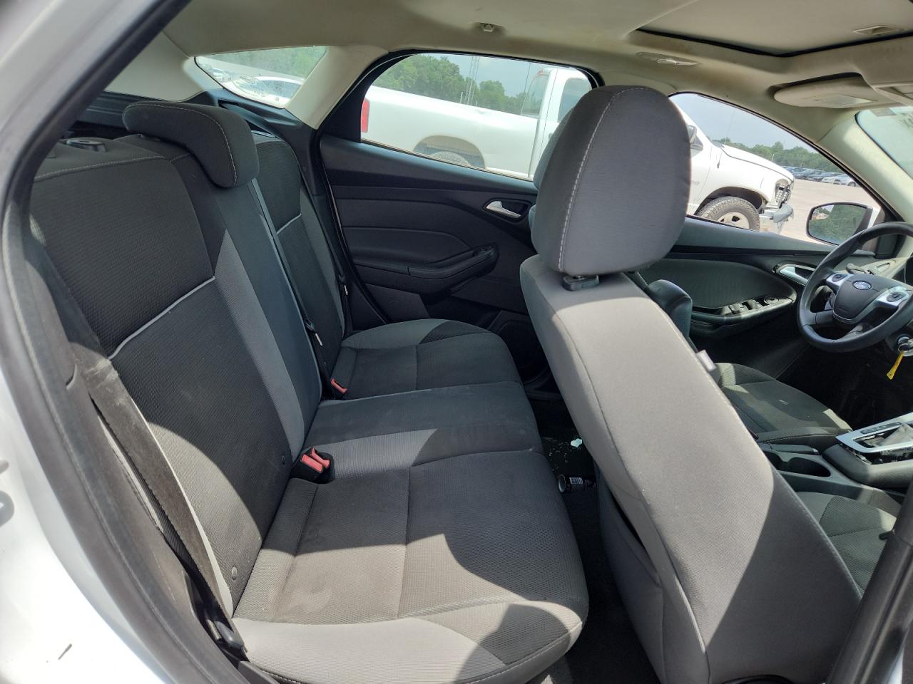 2014 Ford Focus Se Белый vin: 1FADP3K26EL238606