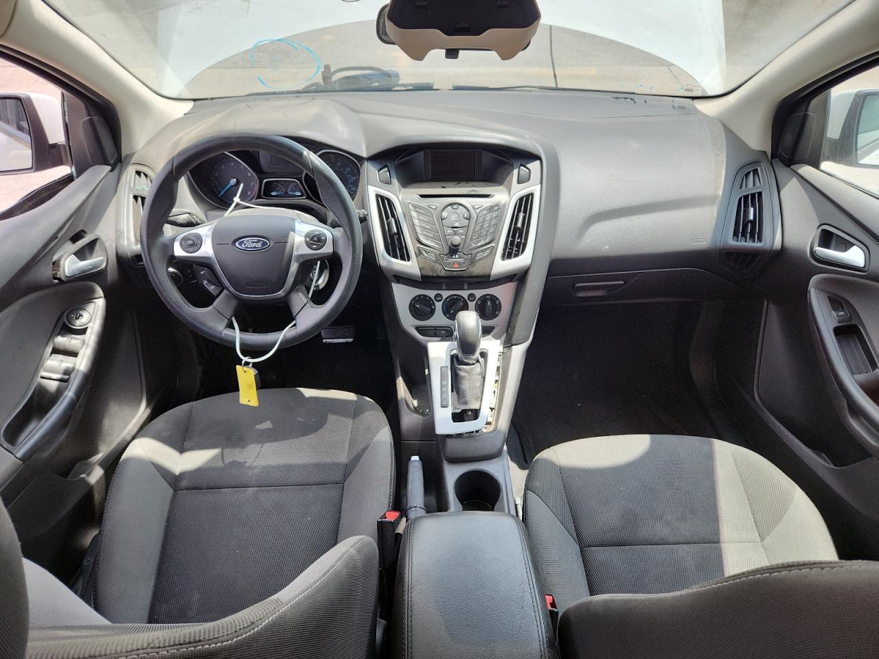 2014 Ford Focus Se Белый vin: 1FADP3K26EL238606