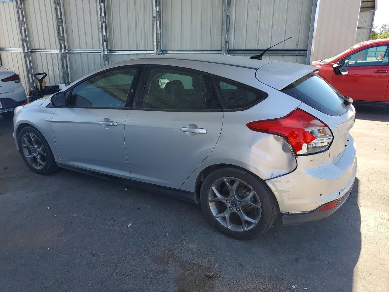2014 Ford Focus Se Silver vin: 1FADP3K26EL255194