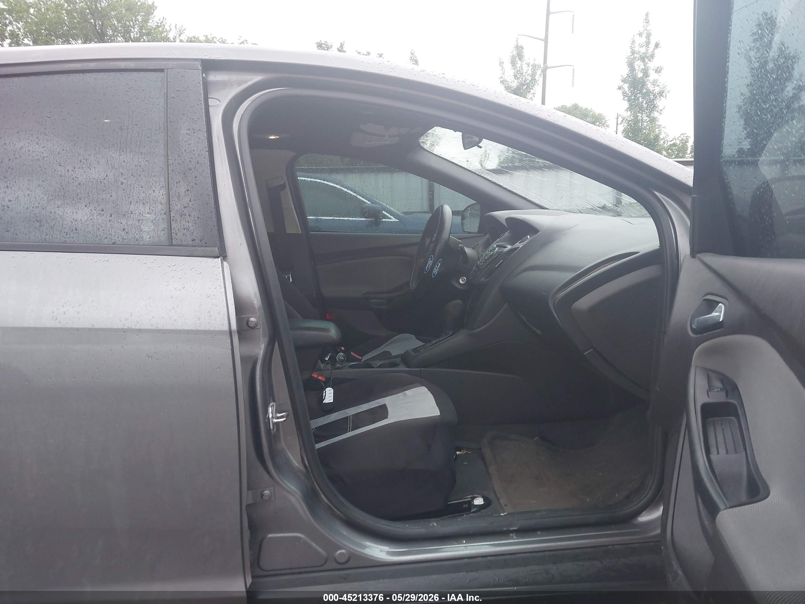 2014 Ford Focus Se Gray vin: 1FADP3K26EL288079