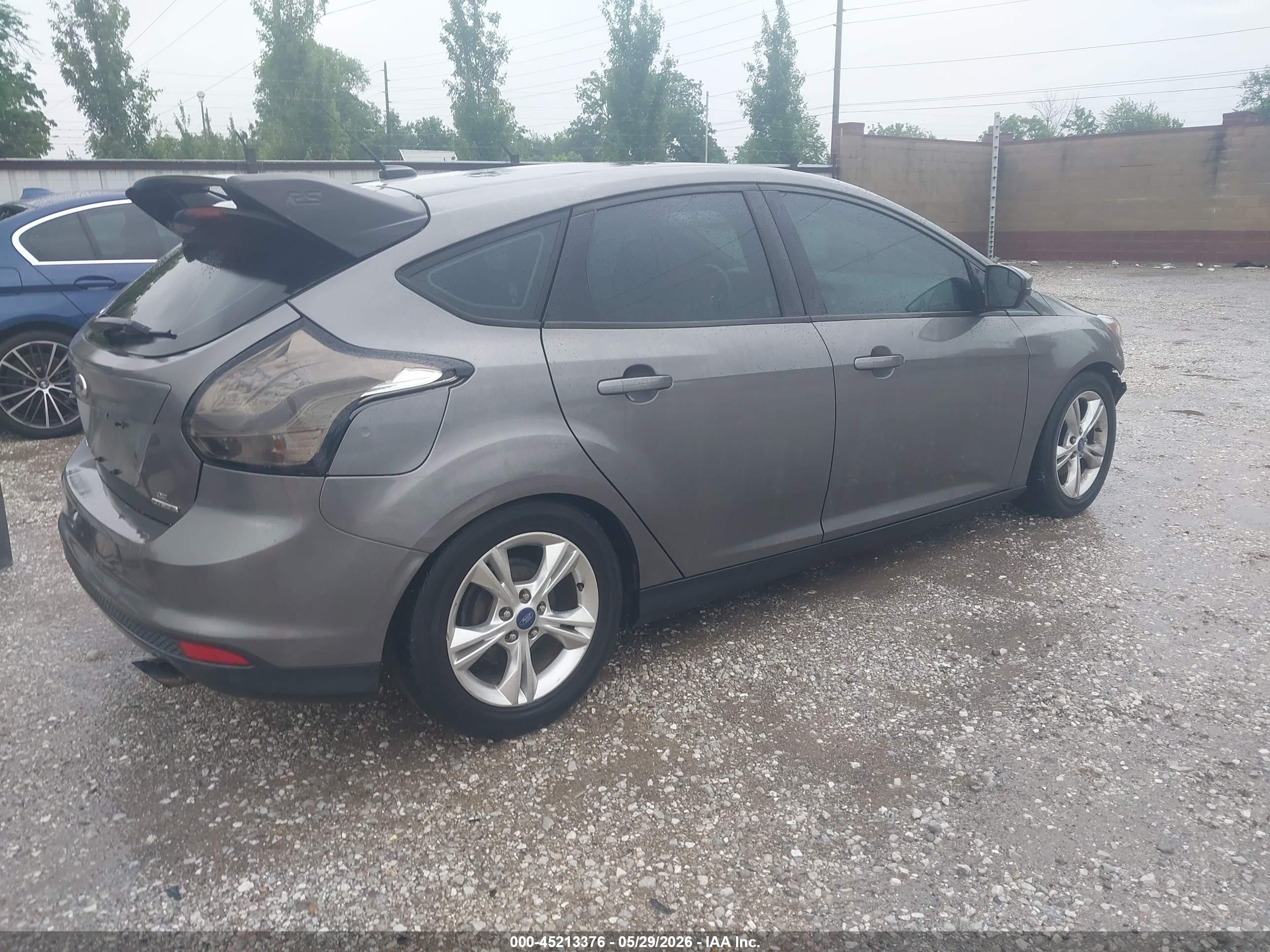 2014 Ford Focus Se Gray vin: 1FADP3K26EL288079
