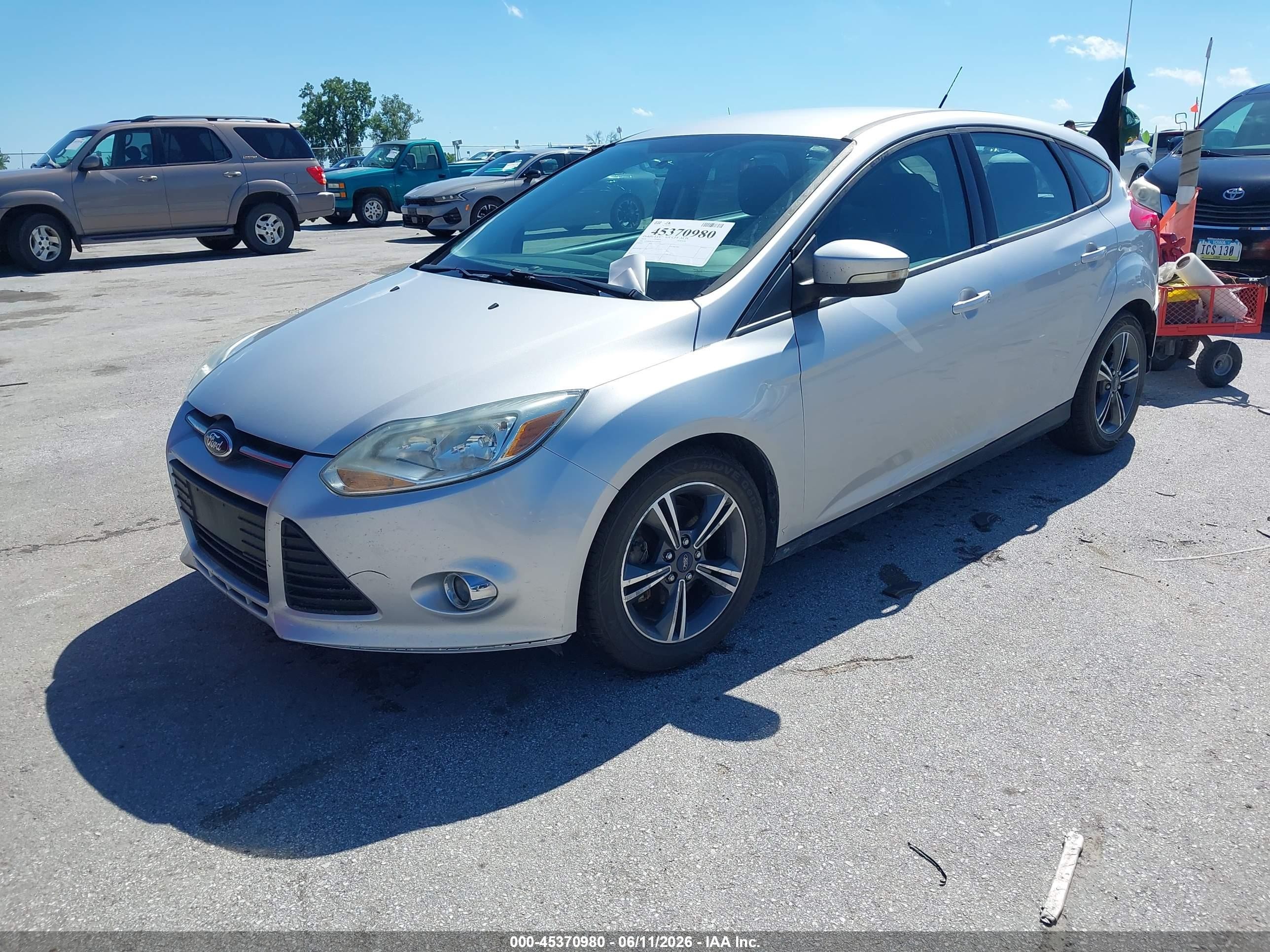2014 Ford Focus Se Silver vin: 1FADP3K26EL349785