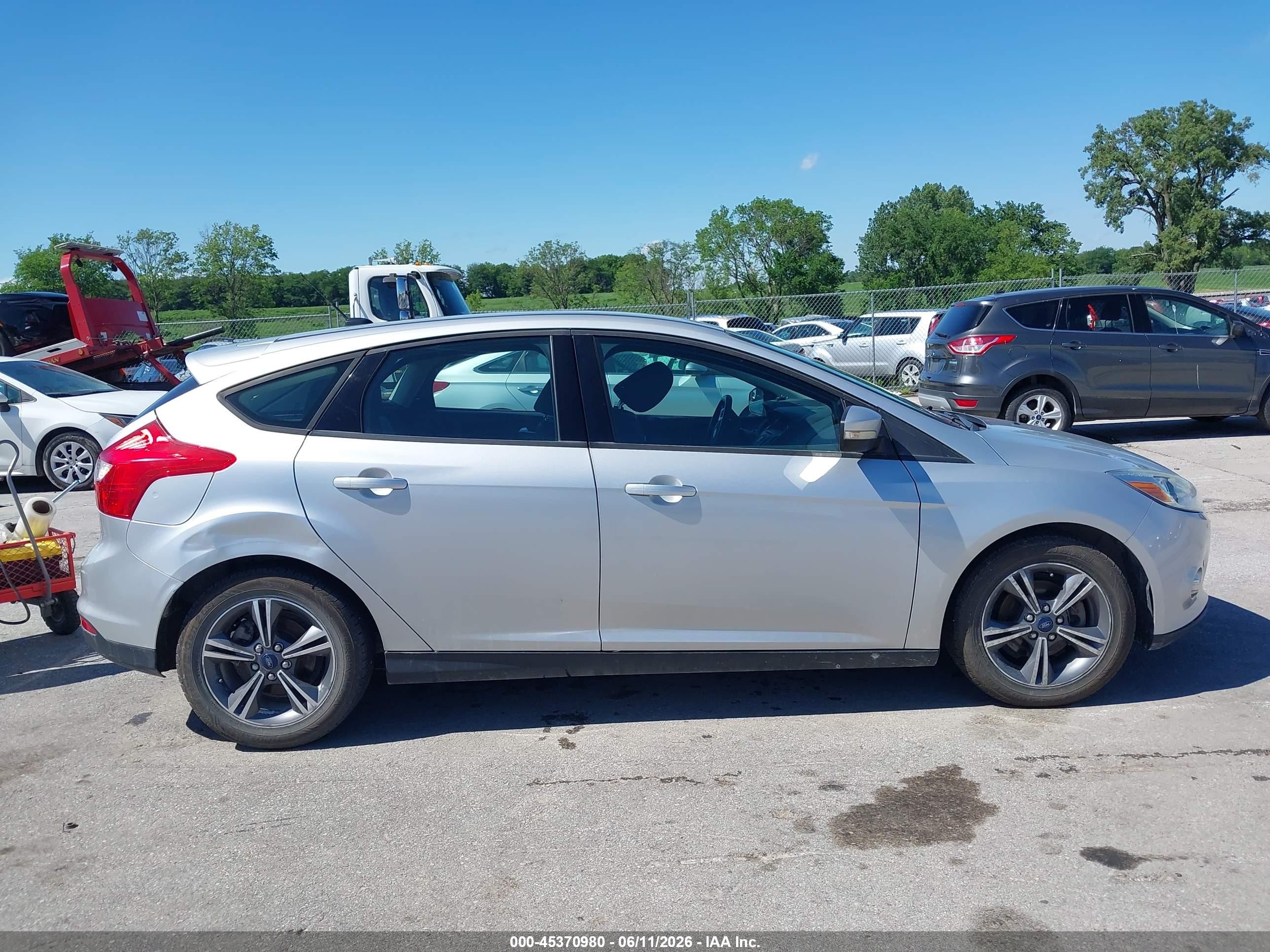 2014 Ford Focus Se Silver vin: 1FADP3K26EL349785