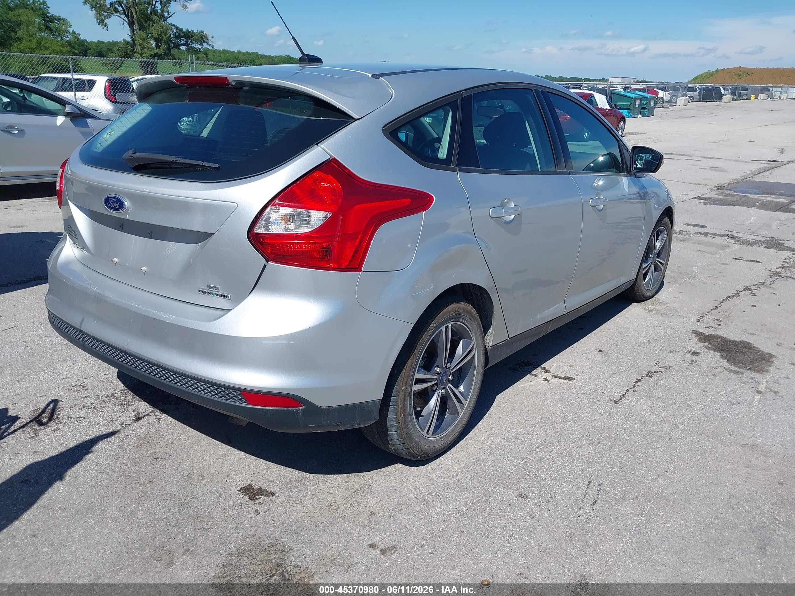 2014 Ford Focus Se Silver vin: 1FADP3K26EL349785