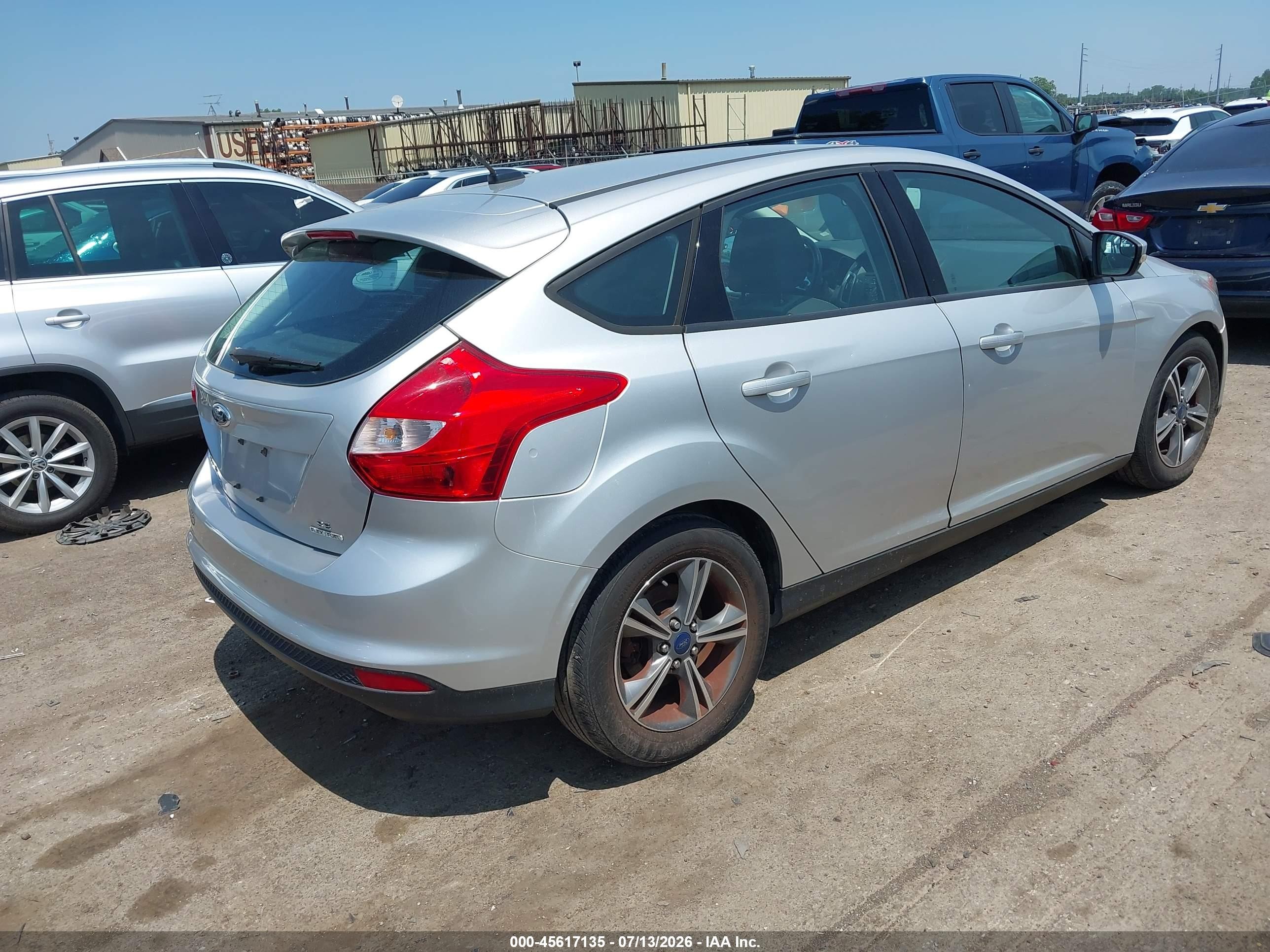 2014 Ford Focus Se Silver vin: 1FADP3K26EL371575