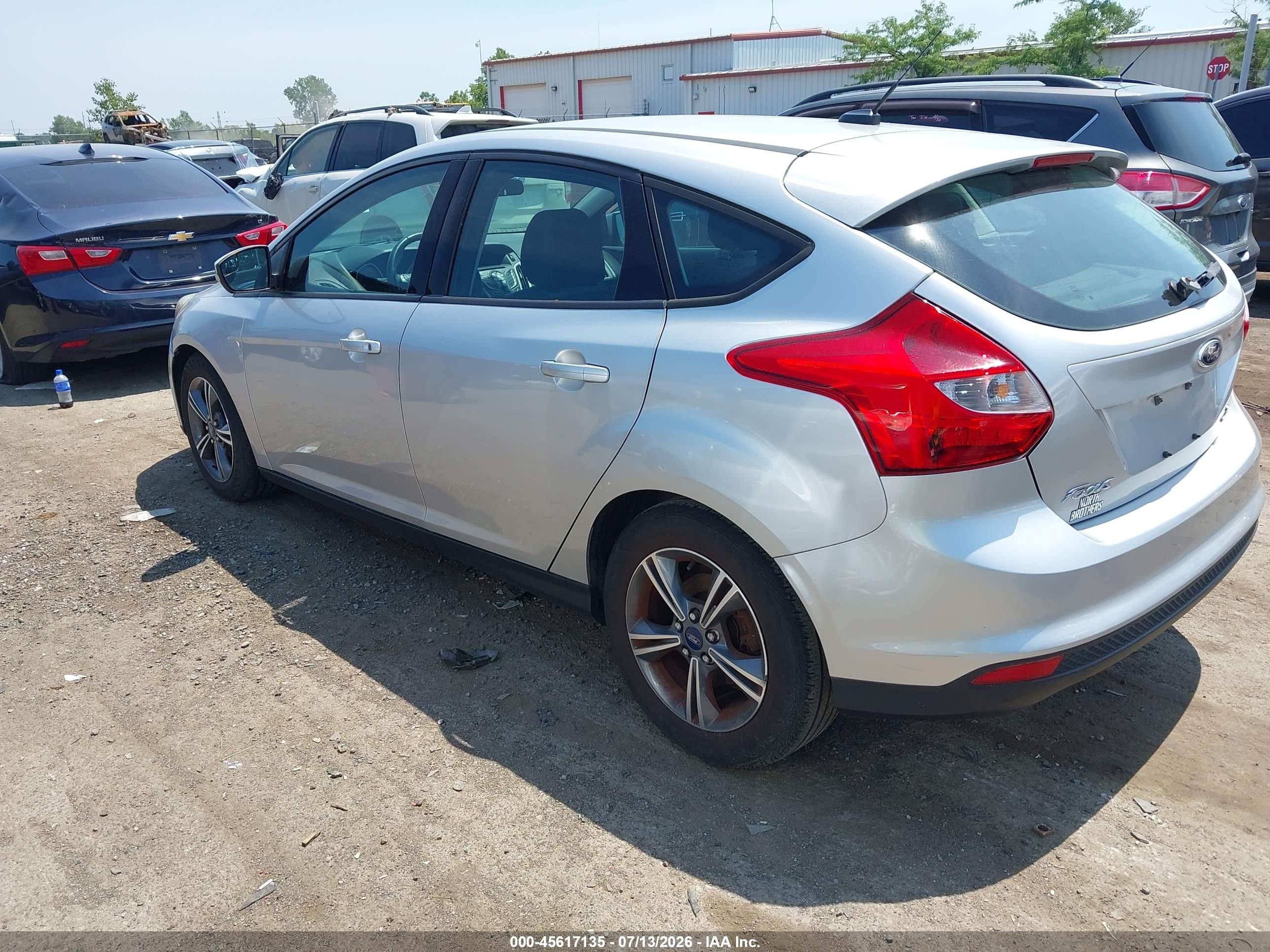 2014 Ford Focus Se Silver vin: 1FADP3K26EL371575
