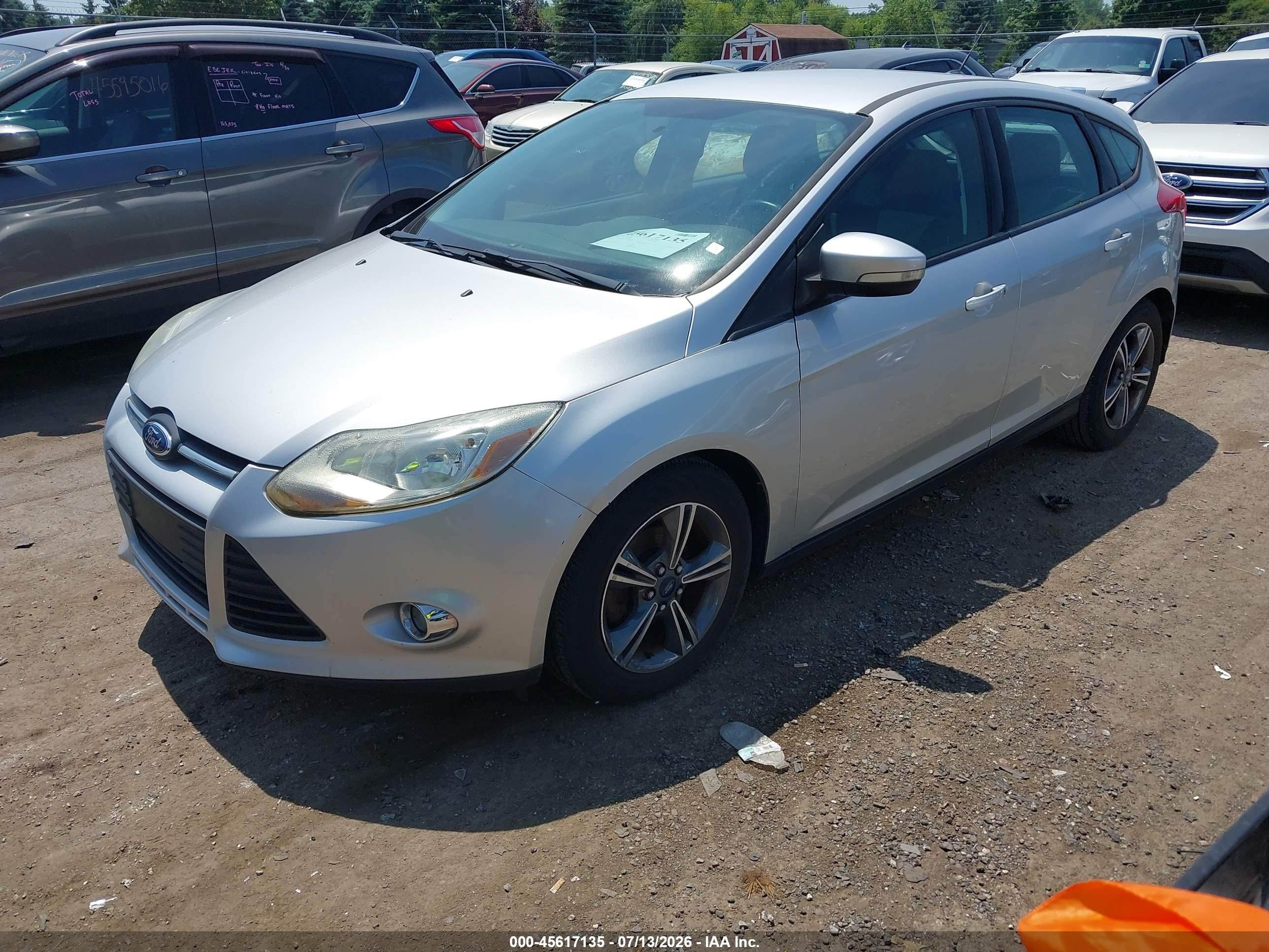2014 Ford Focus Se Silver vin: 1FADP3K26EL371575