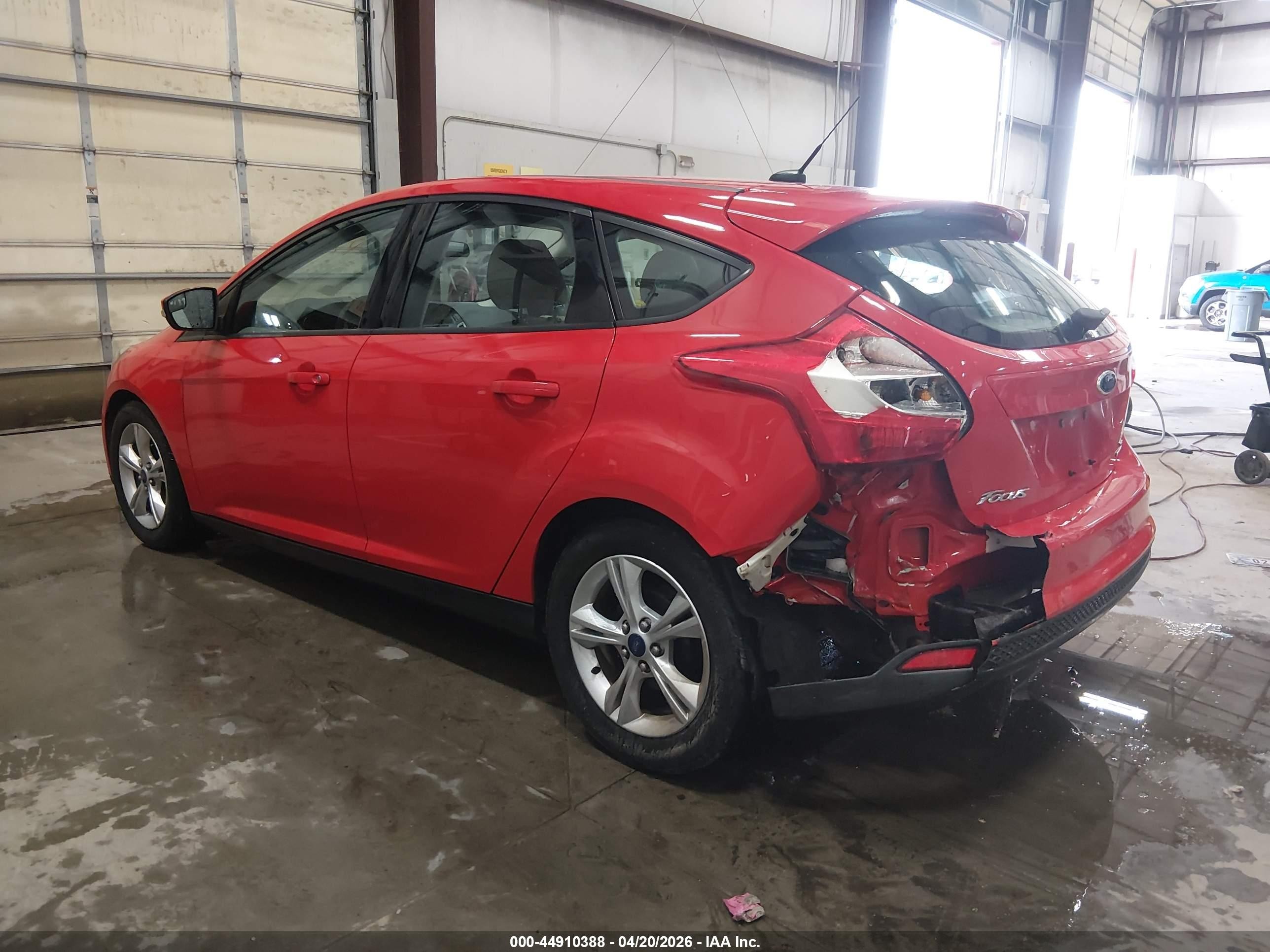2014 Ford Focus Se Red vin: 1FADP3K26EL373875