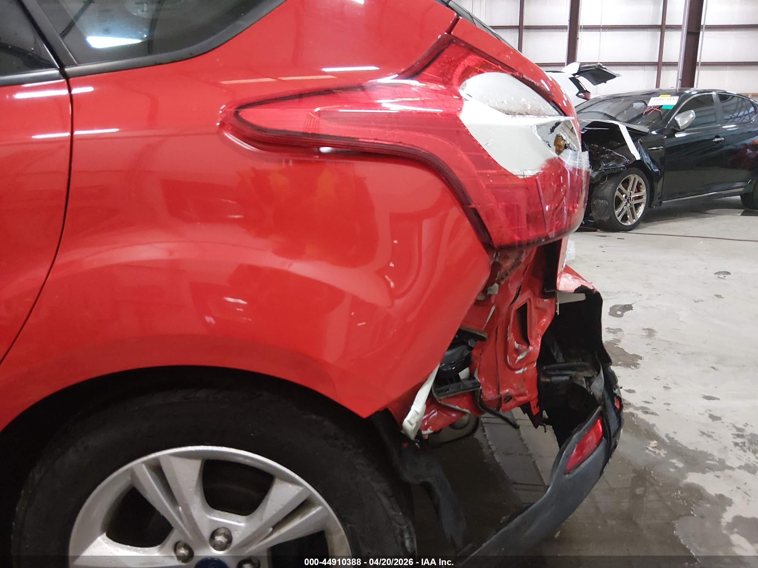 2014 Ford Focus Se Red vin: 1FADP3K26EL373875