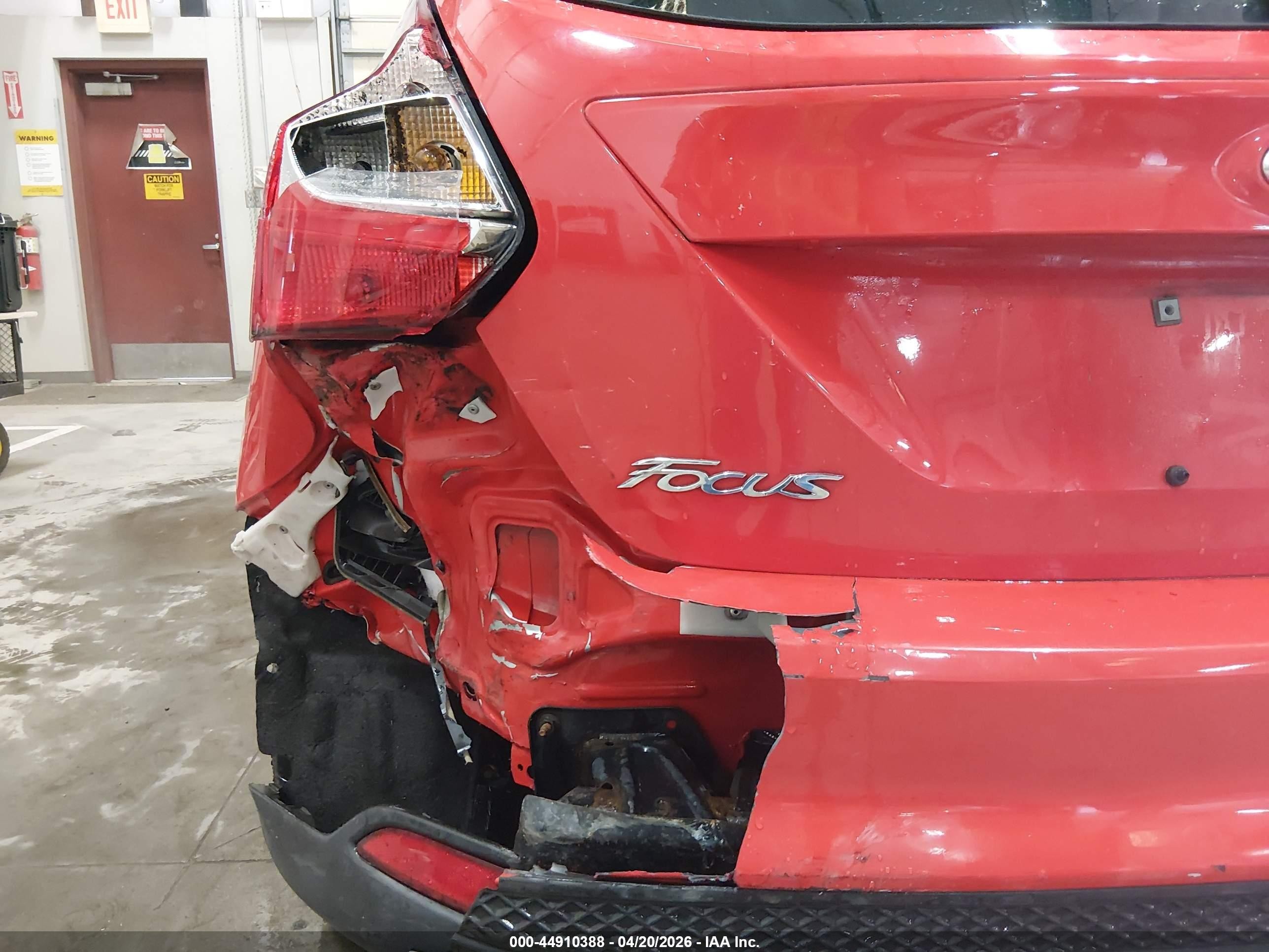 2014 Ford Focus Se Red vin: 1FADP3K26EL373875