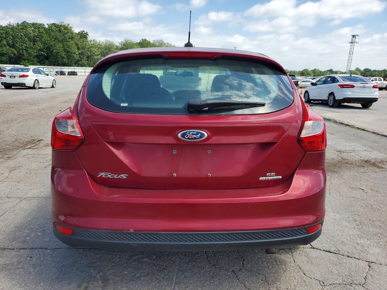2014 Ford Focus Se Red vin: 1FADP3K26EL375528