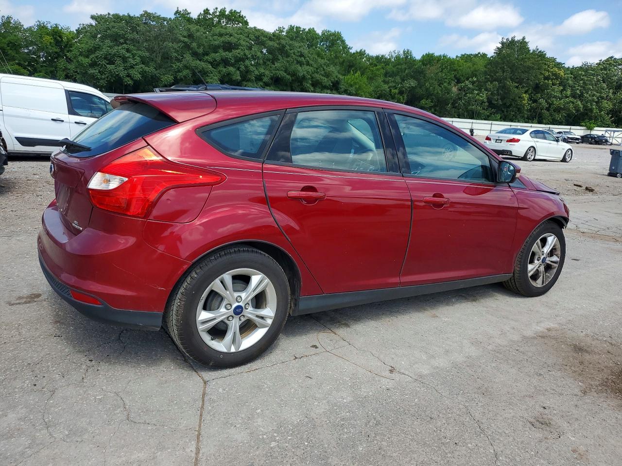 2014 Ford Focus Se Red vin: 1FADP3K26EL375528