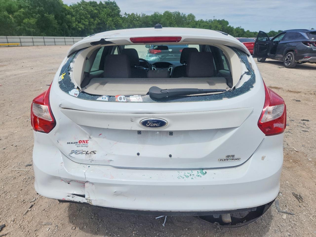2014 Ford Focus Se White vin: 1FADP3K26EL429877