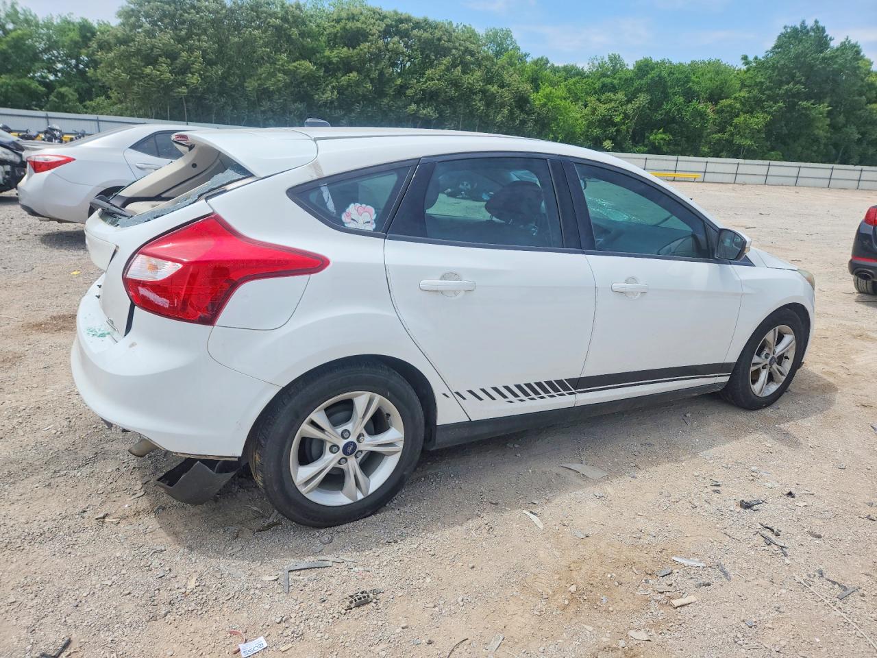 2014 Ford Focus Se White vin: 1FADP3K26EL429877