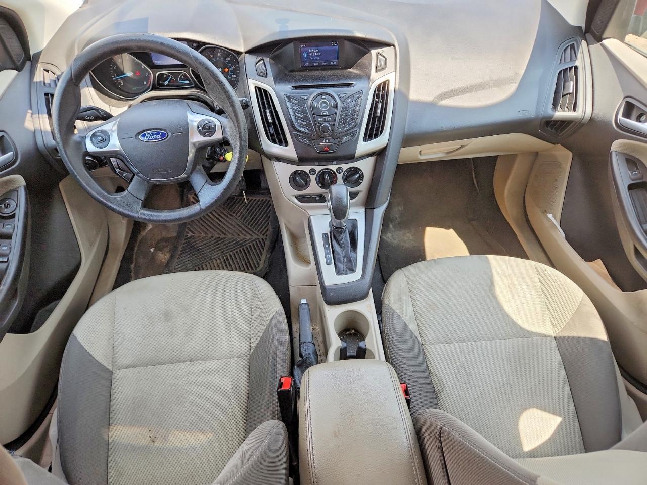 2014 Ford Focus Se Red vin: 1FADP3K26EL439258