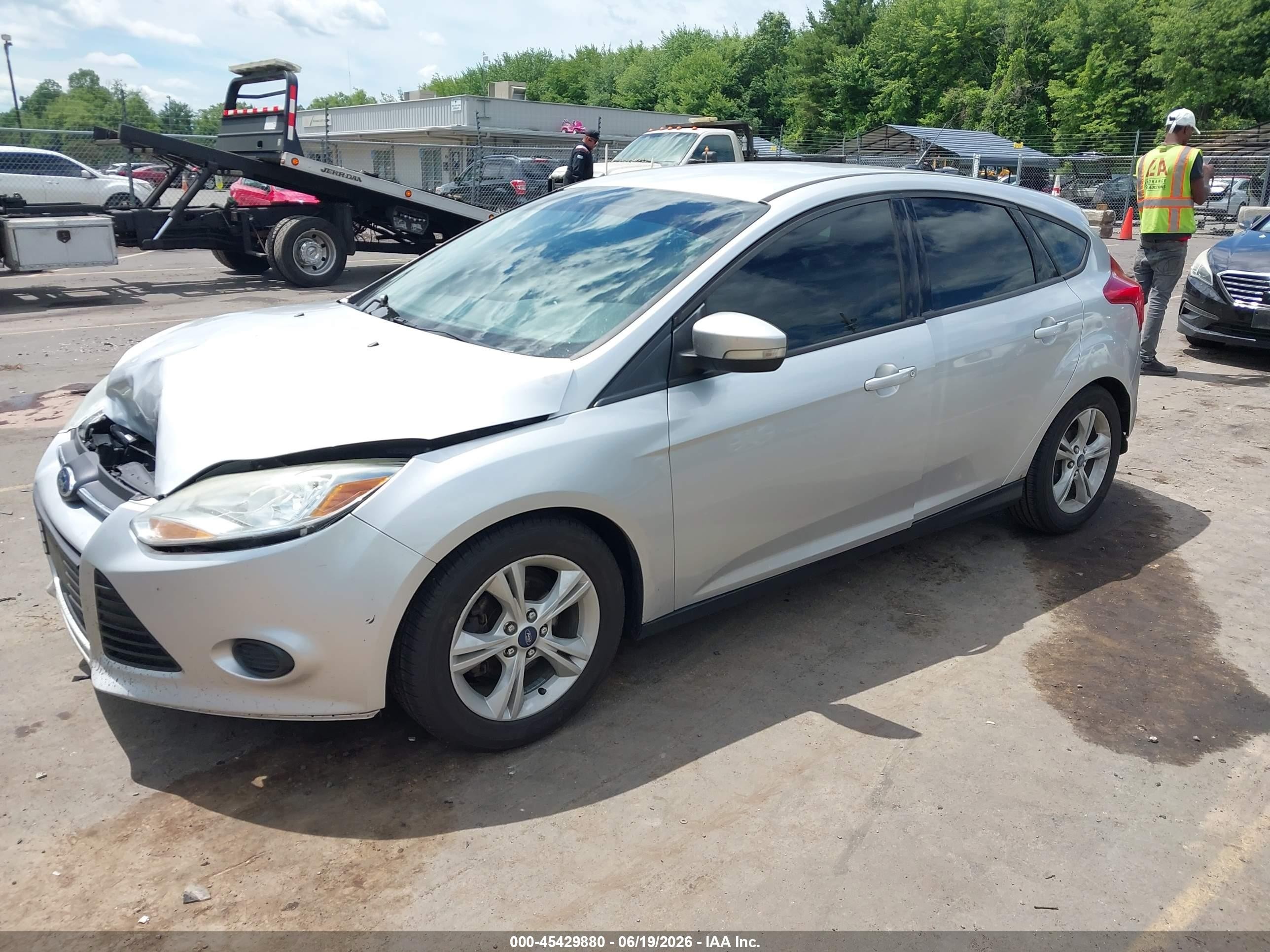 2014 Ford Focus Se Silver vin: 1FADP3K26EL445786