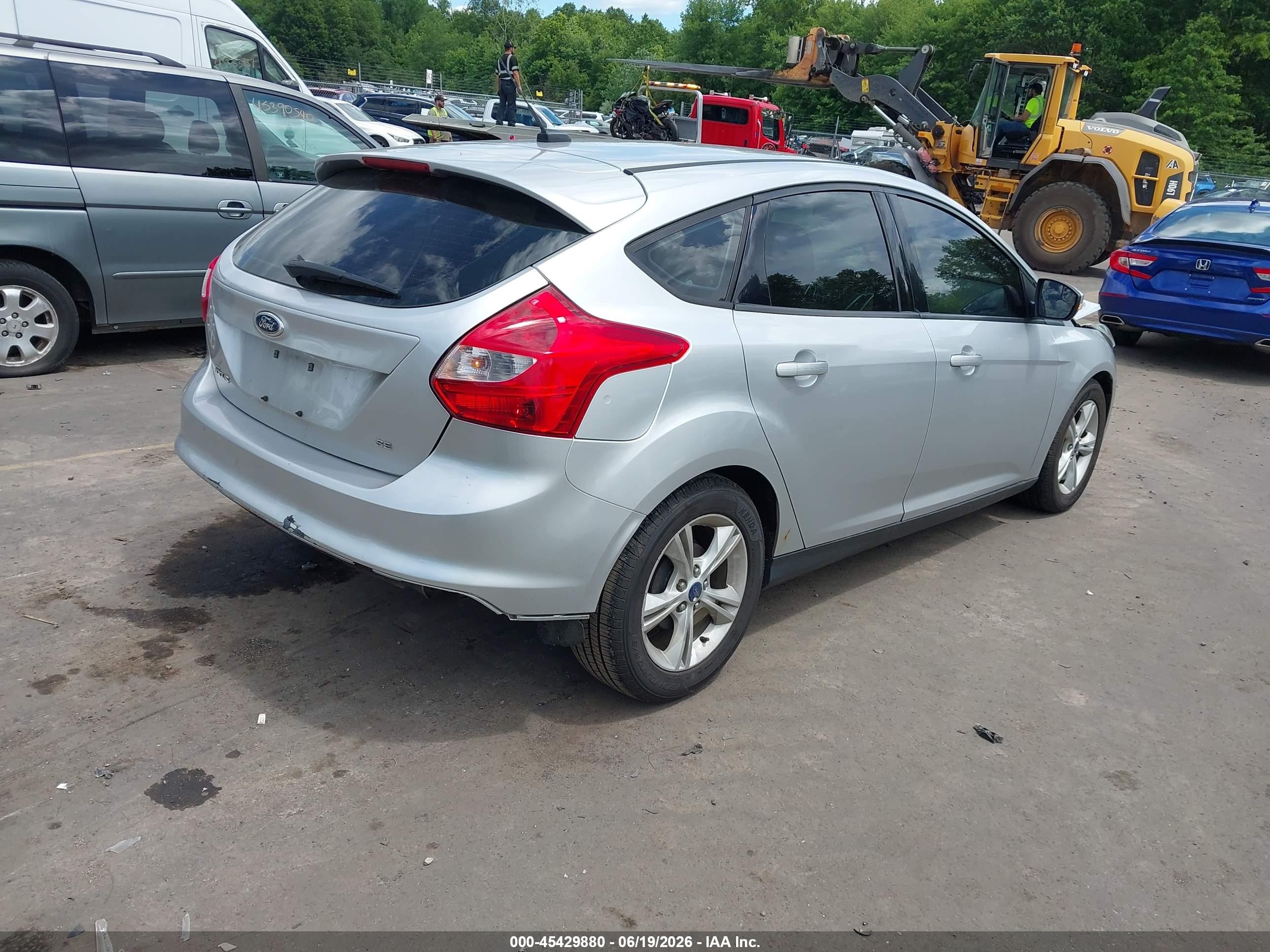 2014 Ford Focus Se Silver vin: 1FADP3K26EL445786