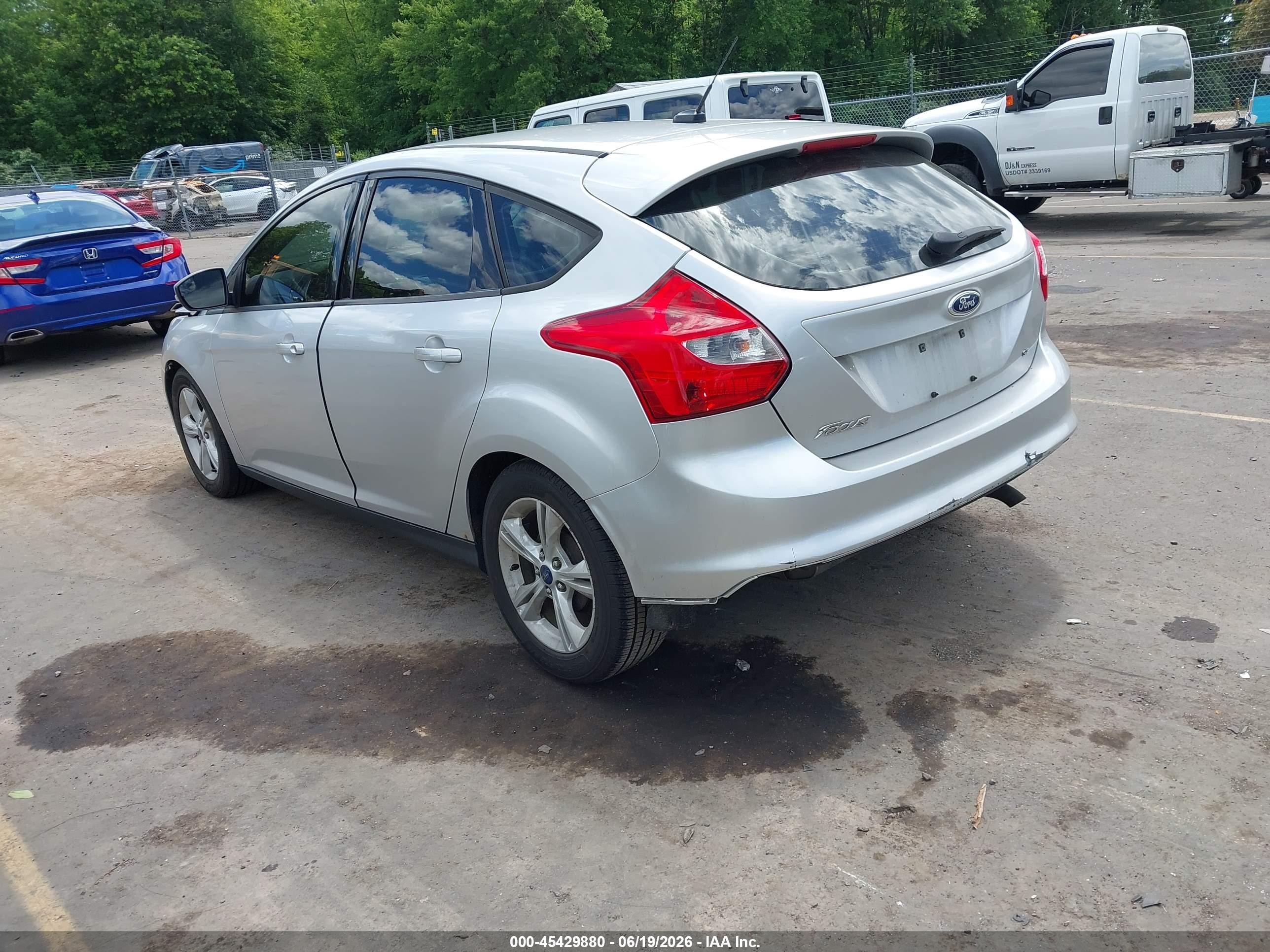 2014 Ford Focus Se Silver vin: 1FADP3K26EL445786