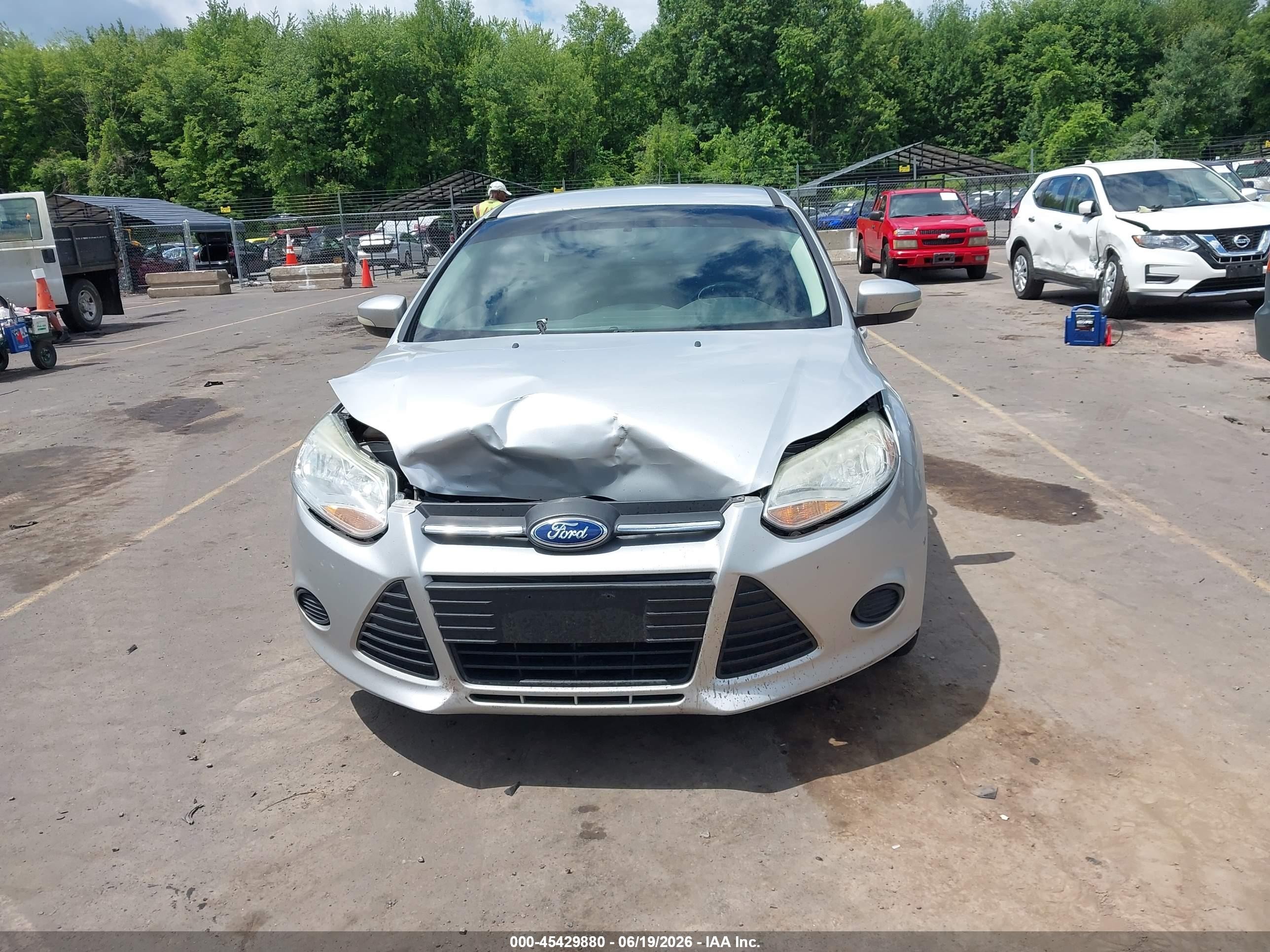 2014 Ford Focus Se Silver vin: 1FADP3K26EL445786