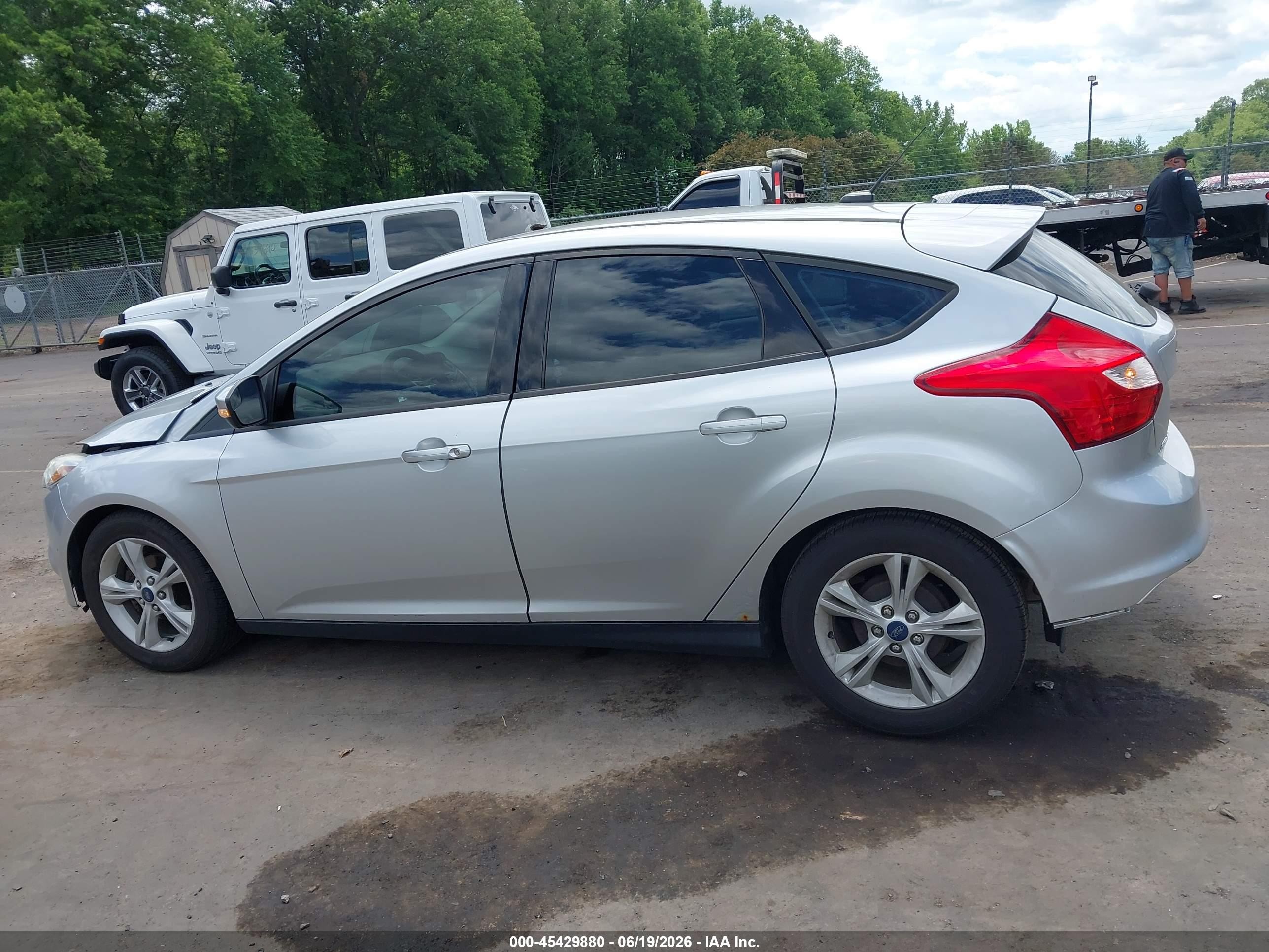 2014 Ford Focus Se Silver vin: 1FADP3K26EL445786