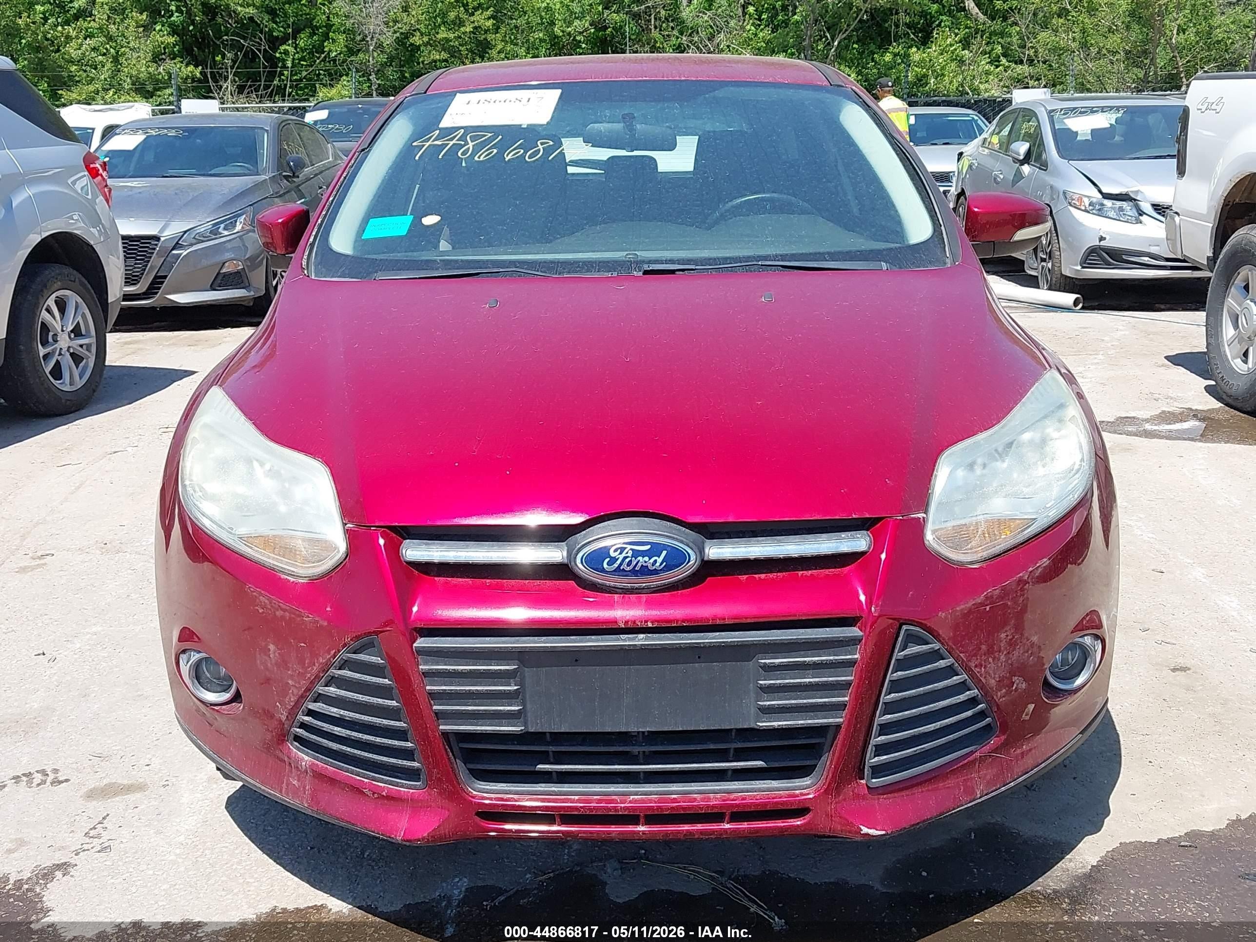 2014 Ford Focus Se Бордовый vin: 1FADP3K26EL453953