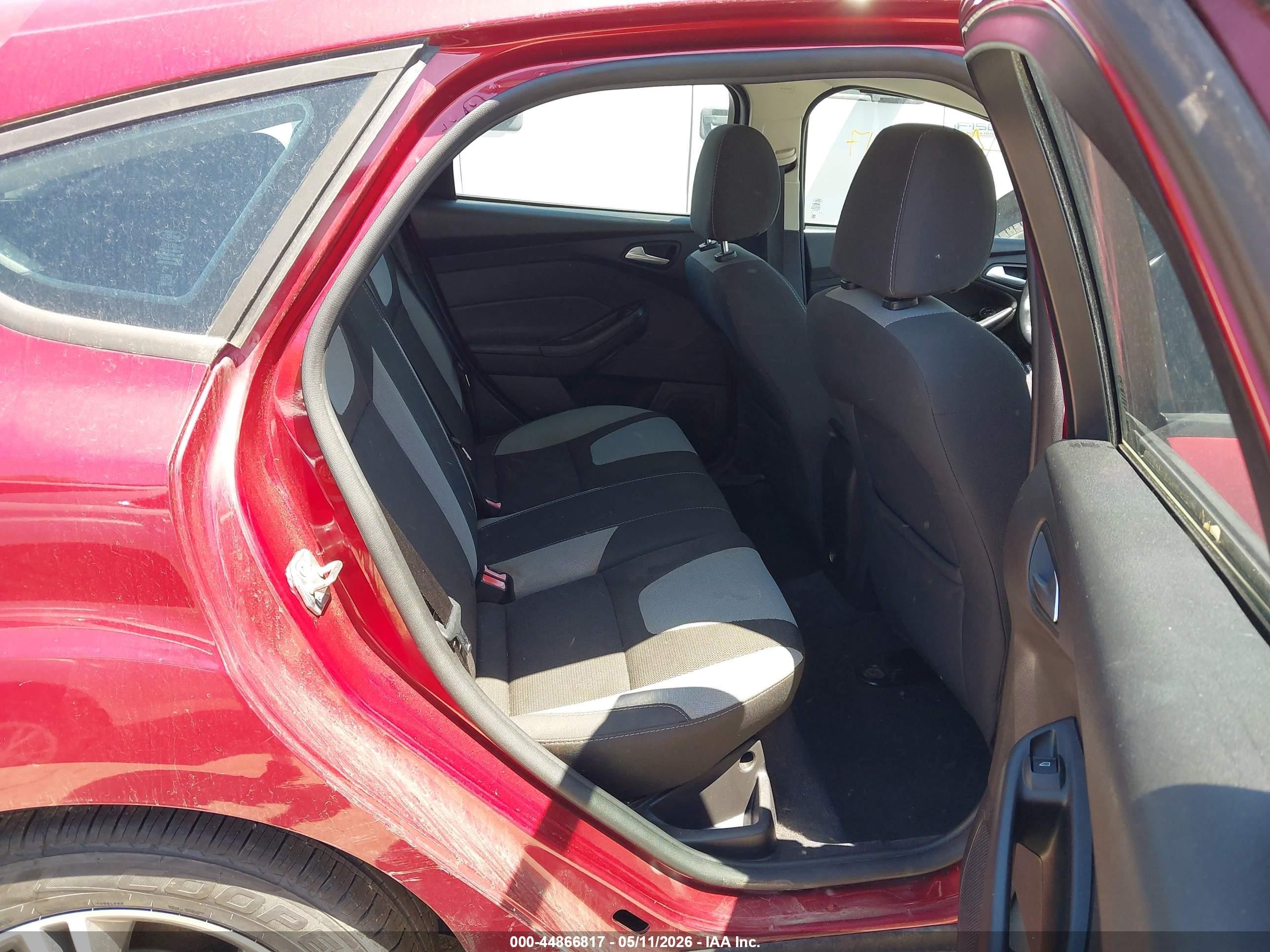 2014 Ford Focus Se Бордовый vin: 1FADP3K26EL453953