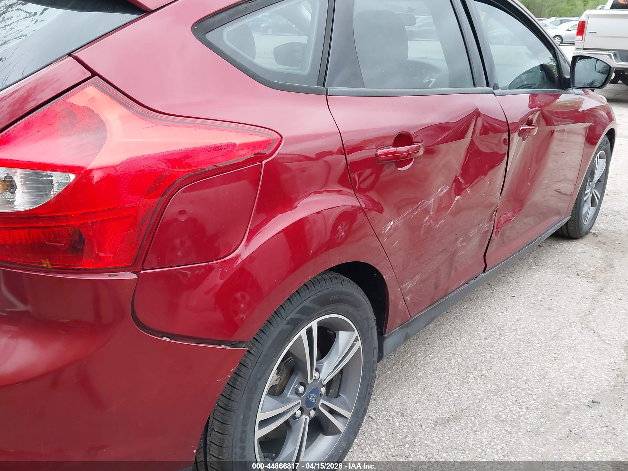 2014 Ford Focus Se Бордовый vin: 1FADP3K26EL453953