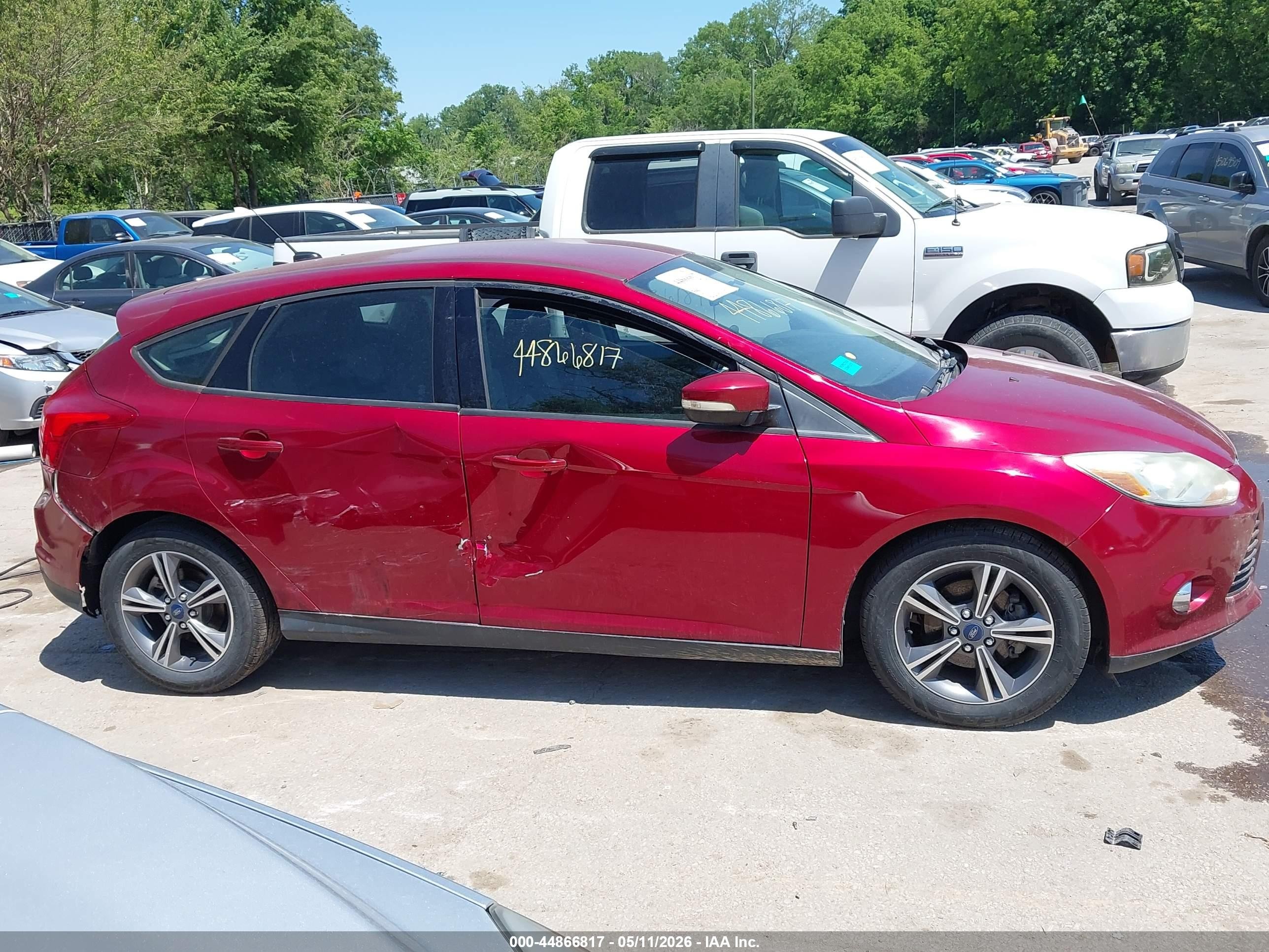 2014 Ford Focus Se Бордовый vin: 1FADP3K26EL453953