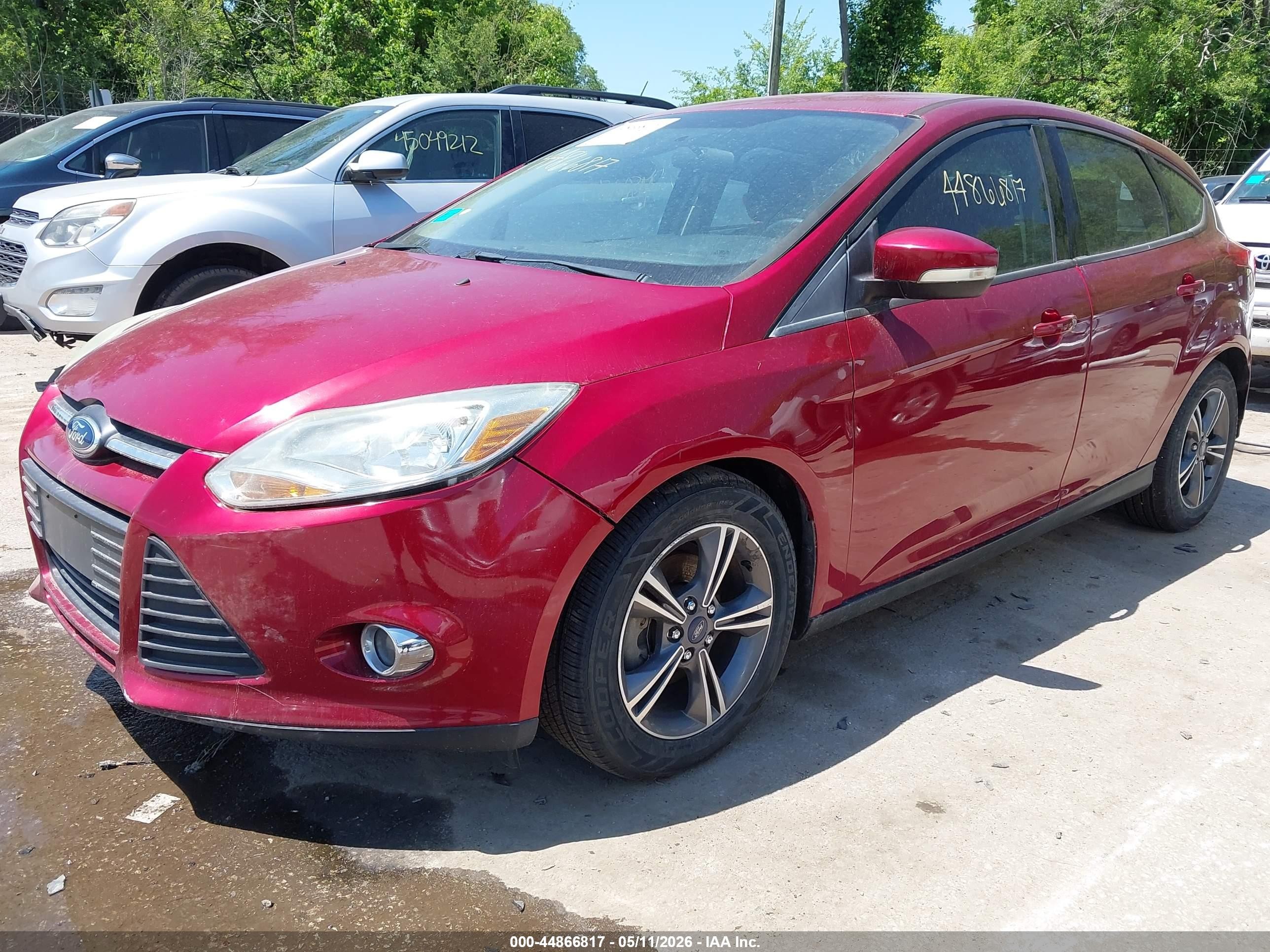 2014 Ford Focus Se Бордовый vin: 1FADP3K26EL453953