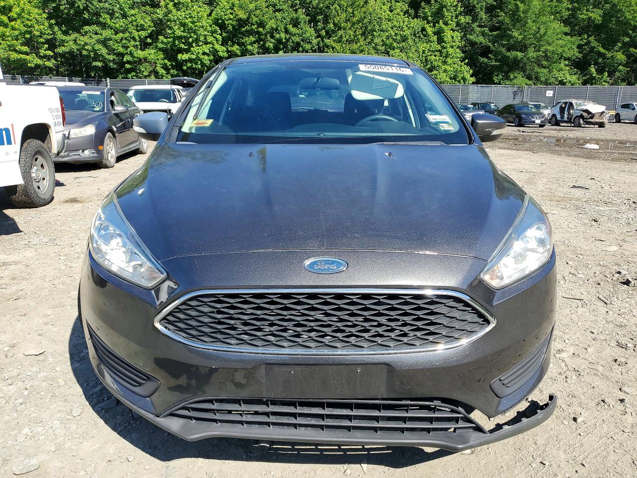 2015 Ford Focus Se Gray vin: 1FADP3K26FL222777