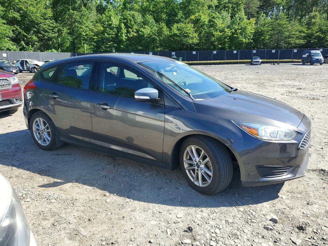 2015 Ford Focus Se Gray vin: 1FADP3K26FL222777