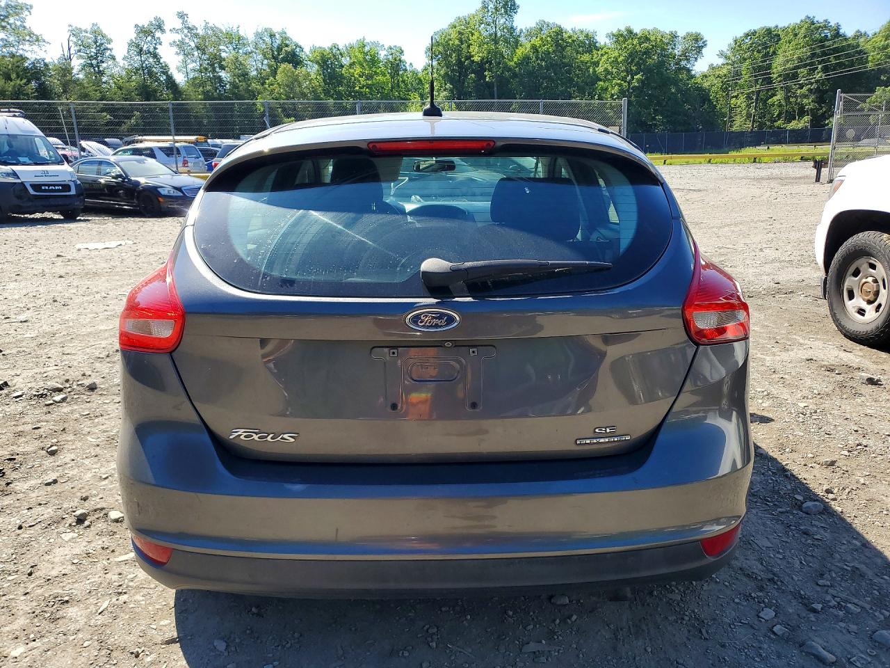 2015 Ford Focus Se Gray vin: 1FADP3K26FL222777