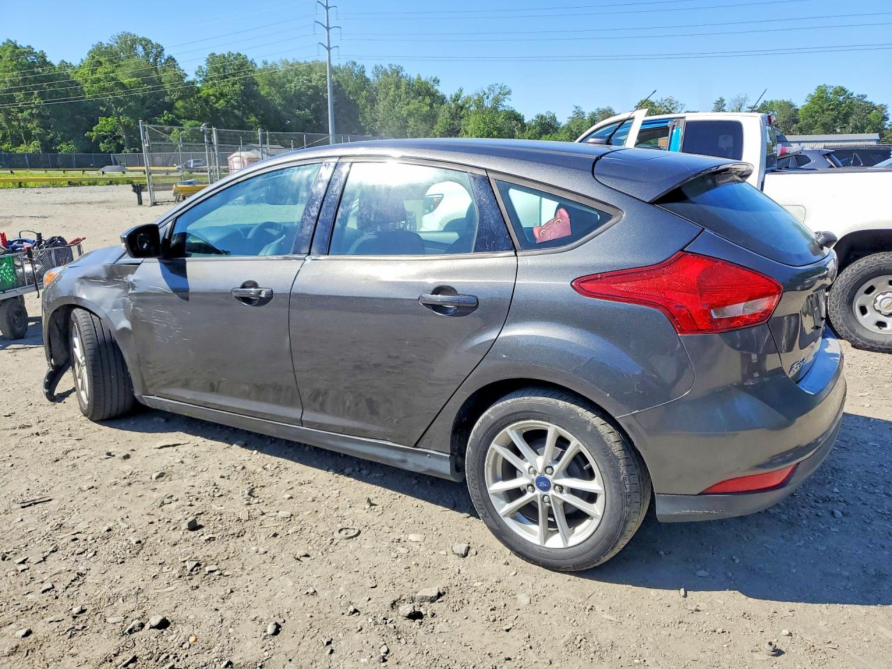 2015 Ford Focus Se Gray vin: 1FADP3K26FL222777