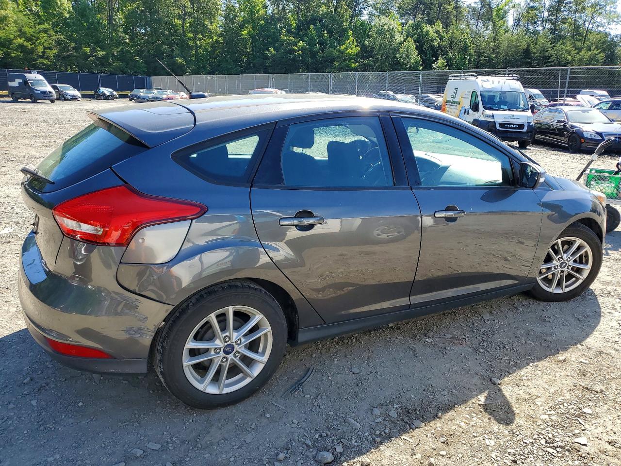 2015 Ford Focus Se Gray vin: 1FADP3K26FL222777
