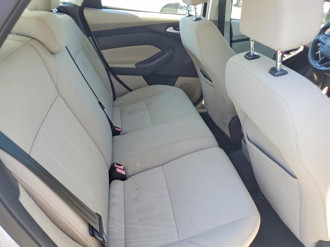 2015 Ford Focus Se White vin: 1FADP3K26FL224481